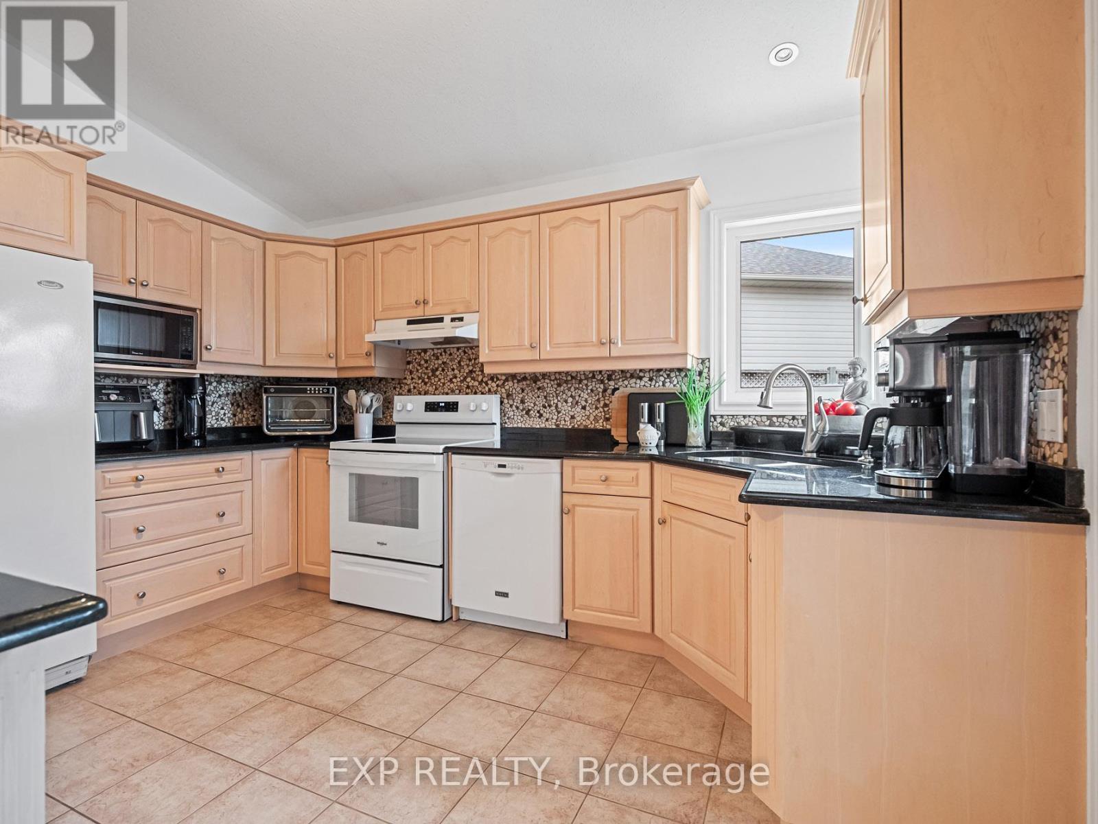 7090 Julie Drive, Niagara Falls, Ontario  L2H 3L4 - Photo 14 - X13612396