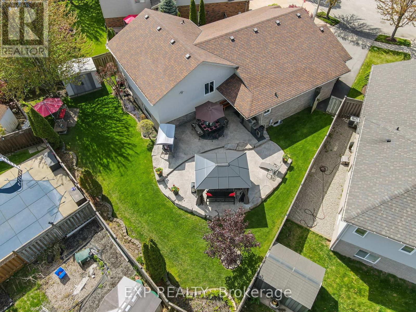 7090 Julie Drive, Niagara Falls, Ontario  L2H 3L4 - Photo 38 - X13612396