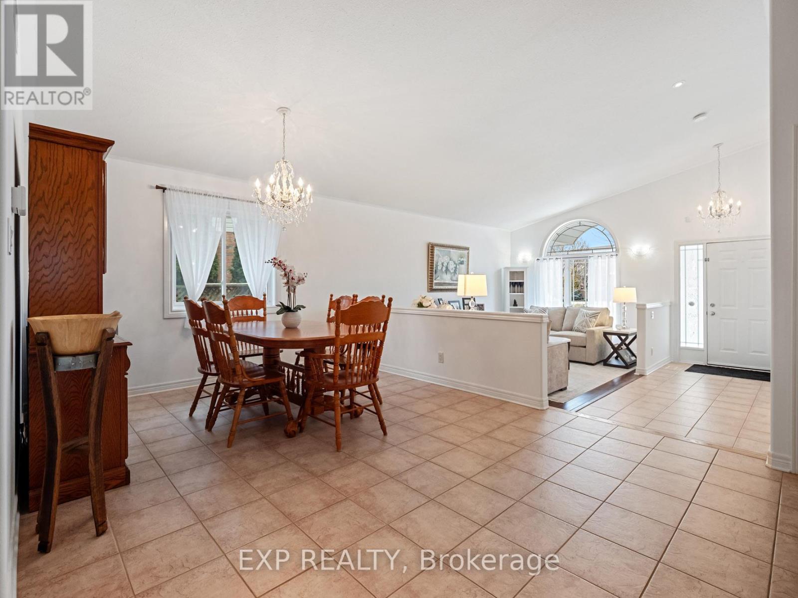 7090 Julie Drive, Niagara Falls, Ontario  L2H 3L4 - Photo 8 - X13612396