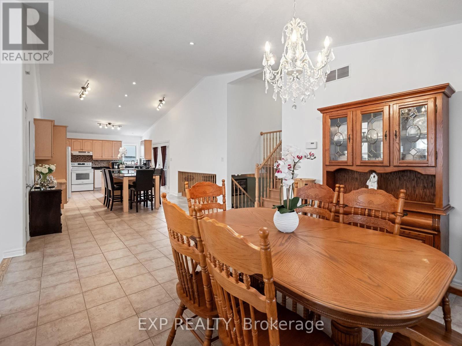 7090 Julie Drive, Niagara Falls, Ontario  L2H 3L4 - Photo 9 - X13612396