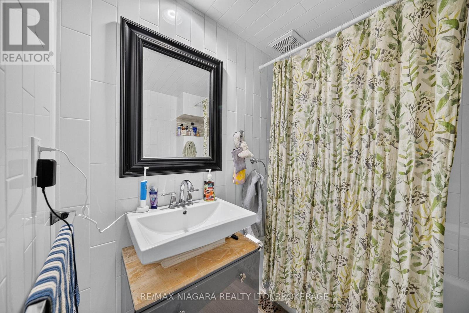6235 Drummond Road, Niagara Falls, Ontario  L2G 4M5 - Photo 18 - X13612460