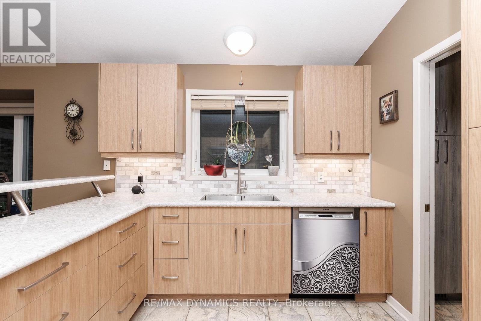 53 Mountain Street, St. Catharines, Ontario  L2T 2S6 - Photo 14 - X13612616