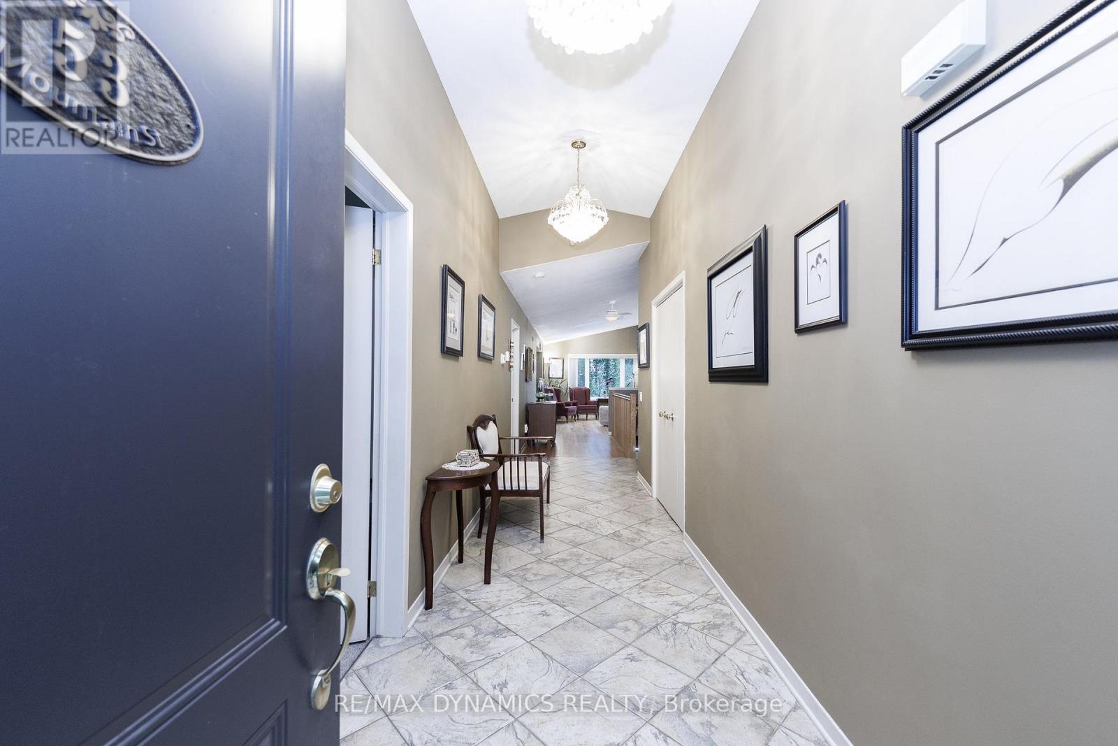 53 Mountain Street, St. Catharines, Ontario  L2T 2S6 - Photo 4 - X13612616