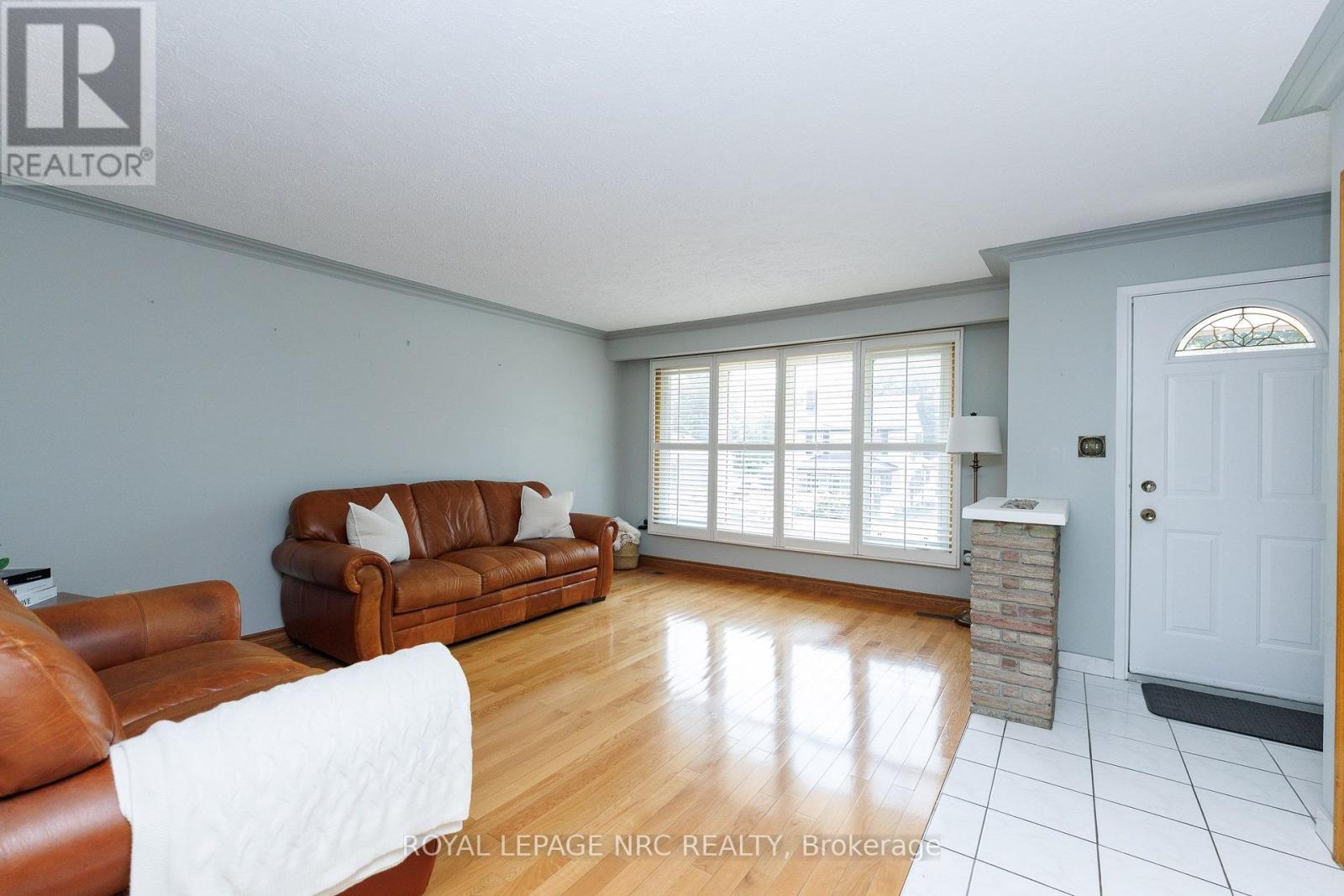 6313 Crawford Street, Niagara Falls, Ontario  L2E 5Y8 - Photo 11 - X13612822
