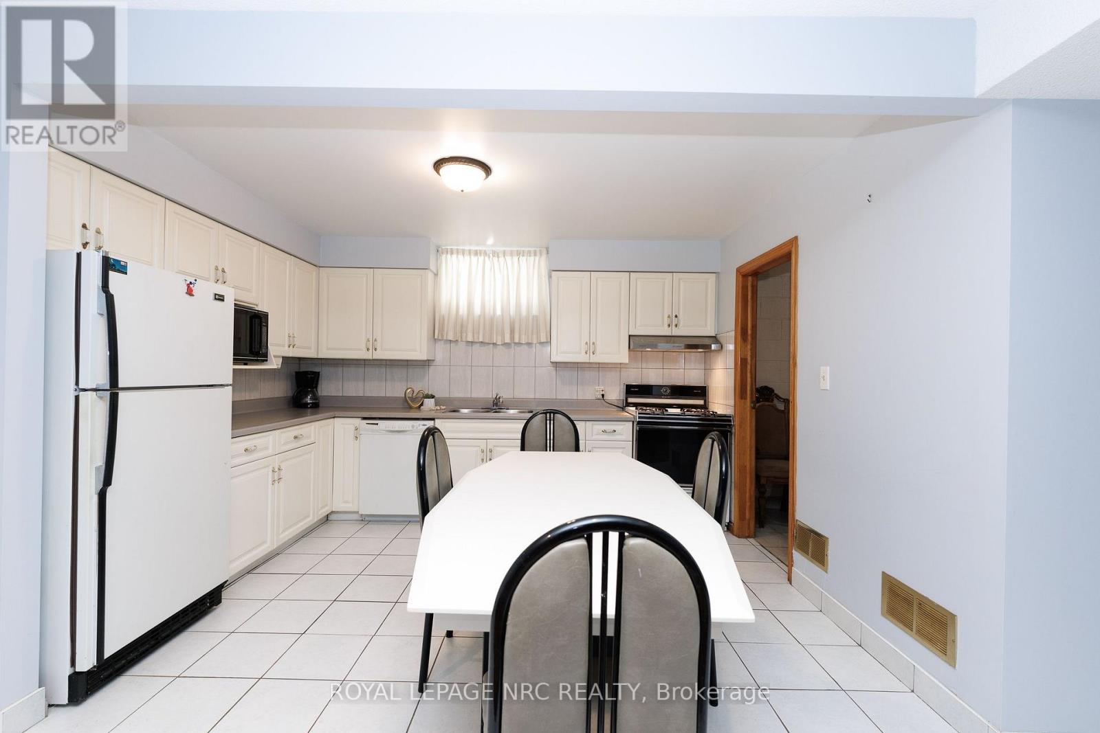 6313 Crawford Street, Niagara Falls, Ontario  L2E 5Y8 - Photo 33 - X13612822