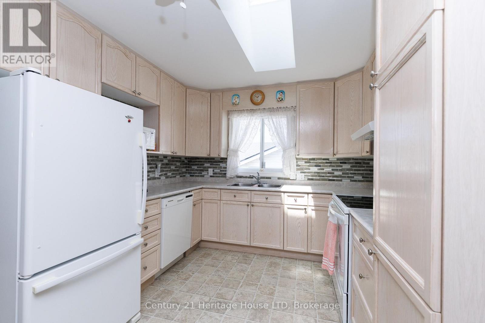 121 Rochelle Crescent, Fort Erie, Ontario  L0S 1N0 - Photo 13 - X13613106