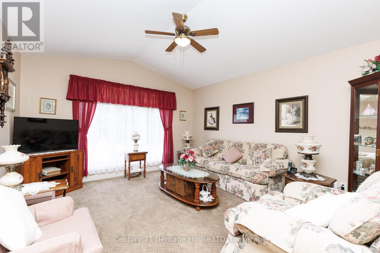 121 Rochelle Crescent, Fort Erie, Ontario  L0S 1N0 - Photo 3 - X13613106