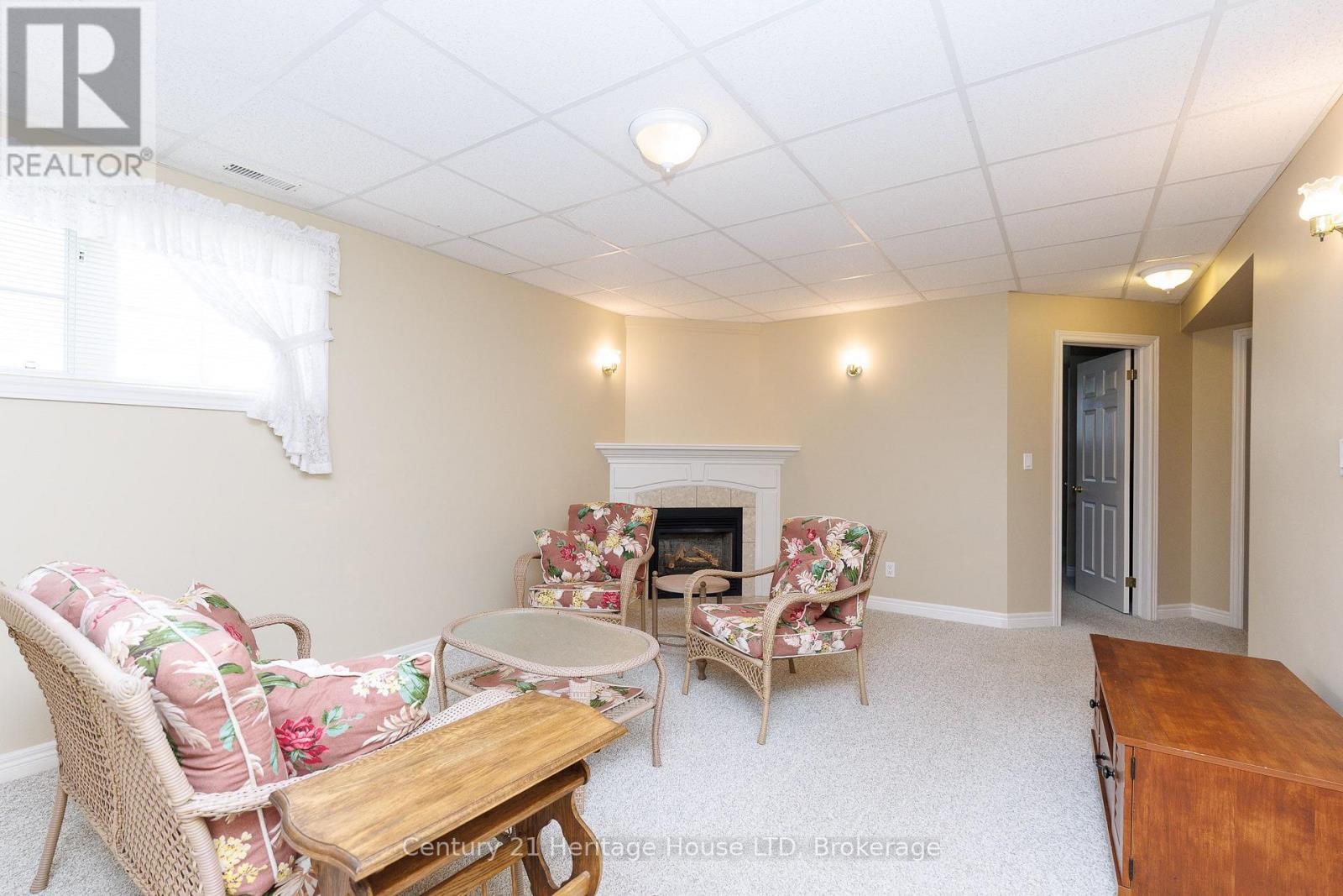 121 Rochelle Crescent, Fort Erie, Ontario  L0S 1N0 - Photo 4 - X13613106
