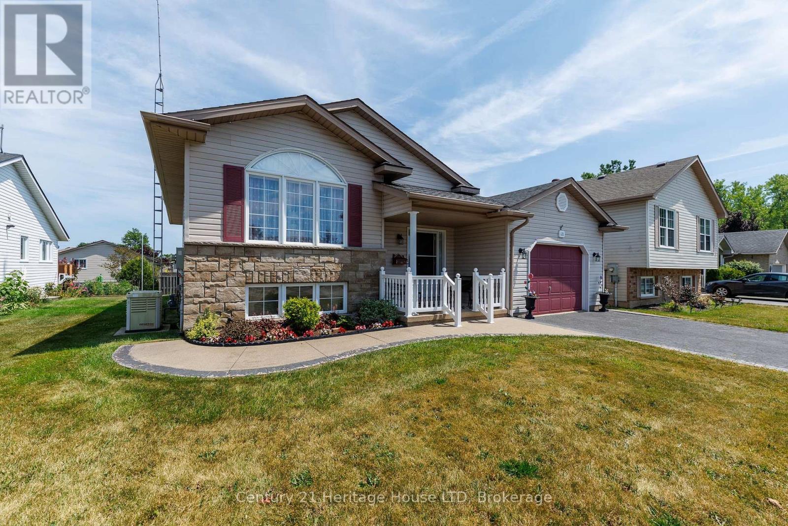 121 Rochelle Crescent, Fort Erie, Ontario  L0S 1N0 - Photo 6 - X13613106