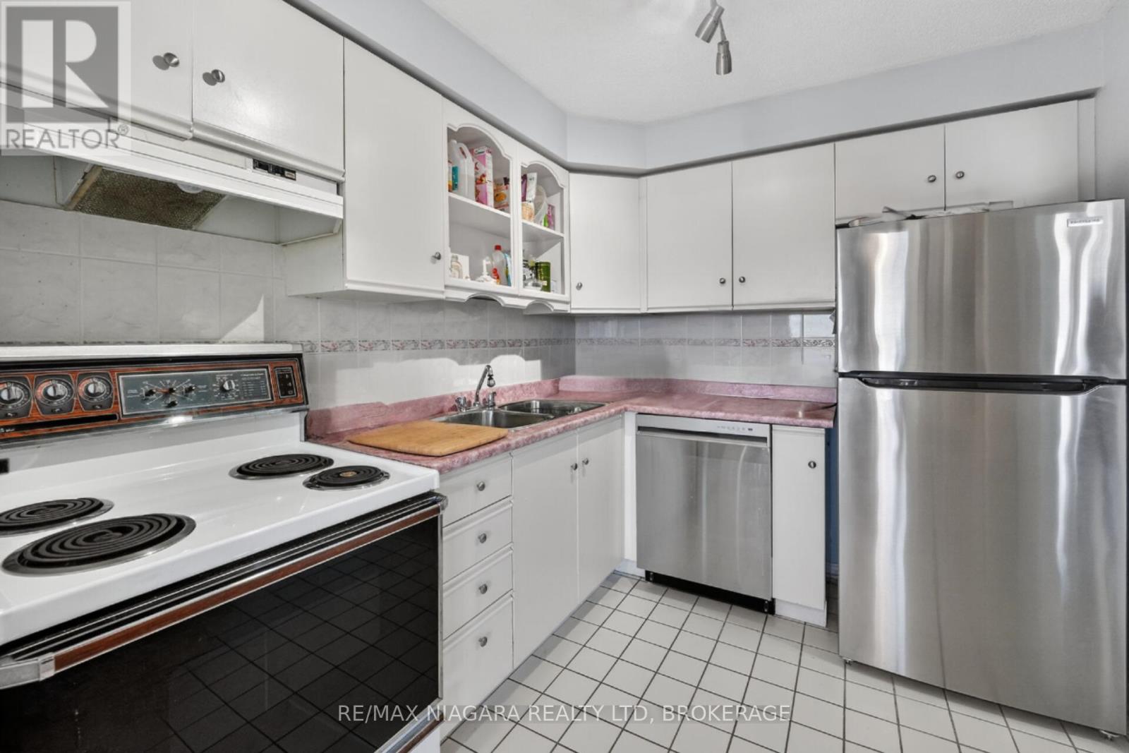 501 - 81 Scott Street, St. Catharines, Ontario  L2N 7L5 - Photo 10 - X13613168