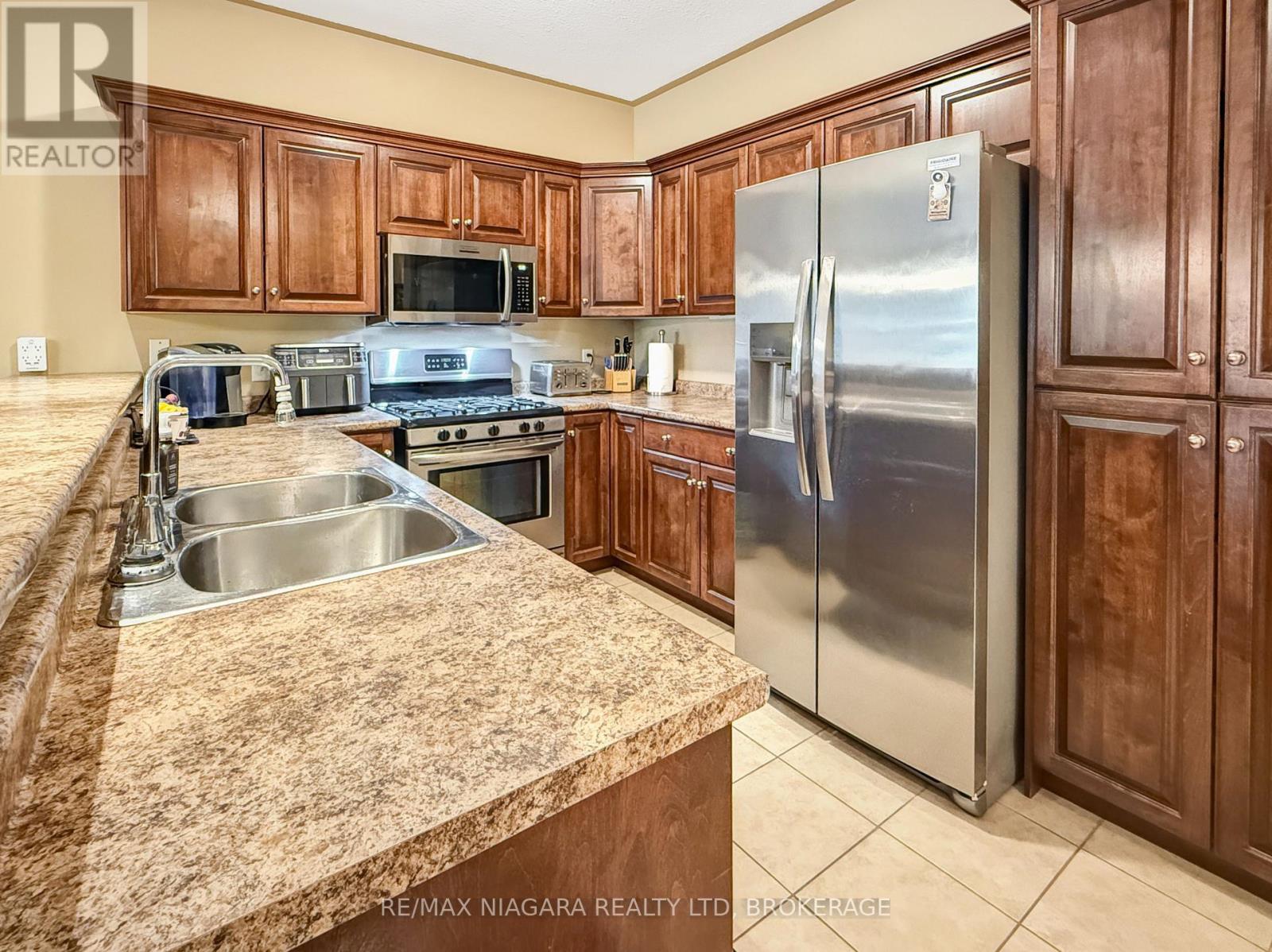 3927 Lower Coach Road, Fort Erie, Ontario  L0S 1S0 - Photo 5 - X13613364