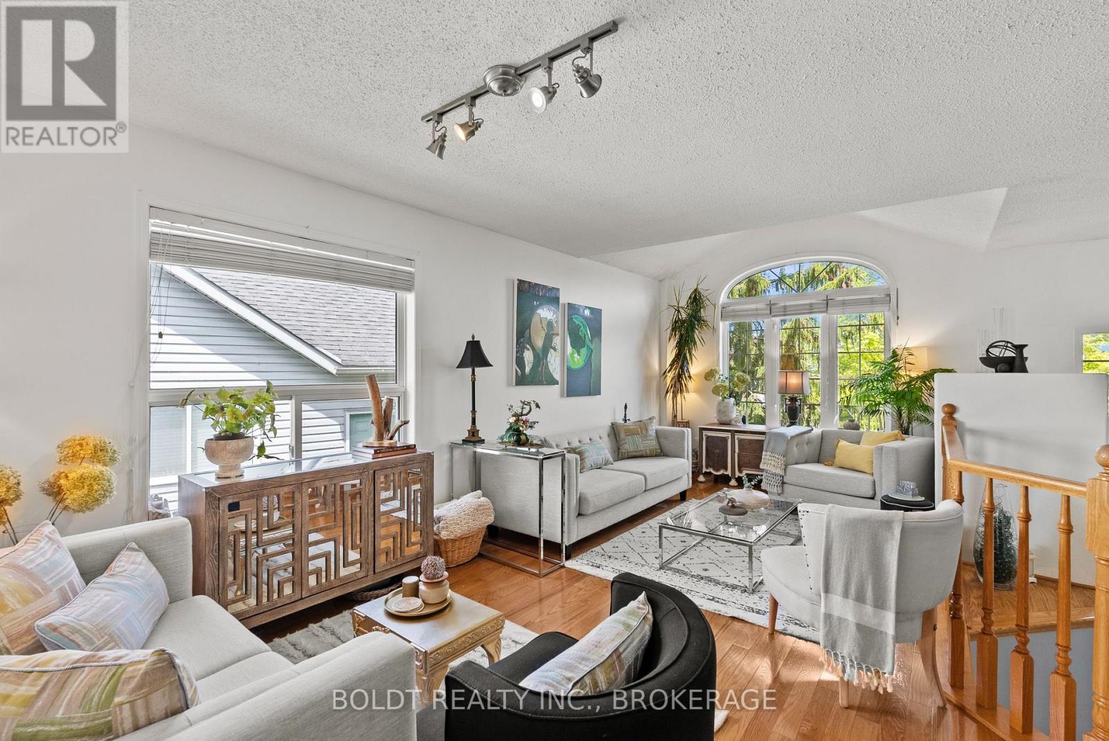 4333 Southerland Court, Niagara Falls, Ontario  L2G 7W4 - Photo 7 - X13613920