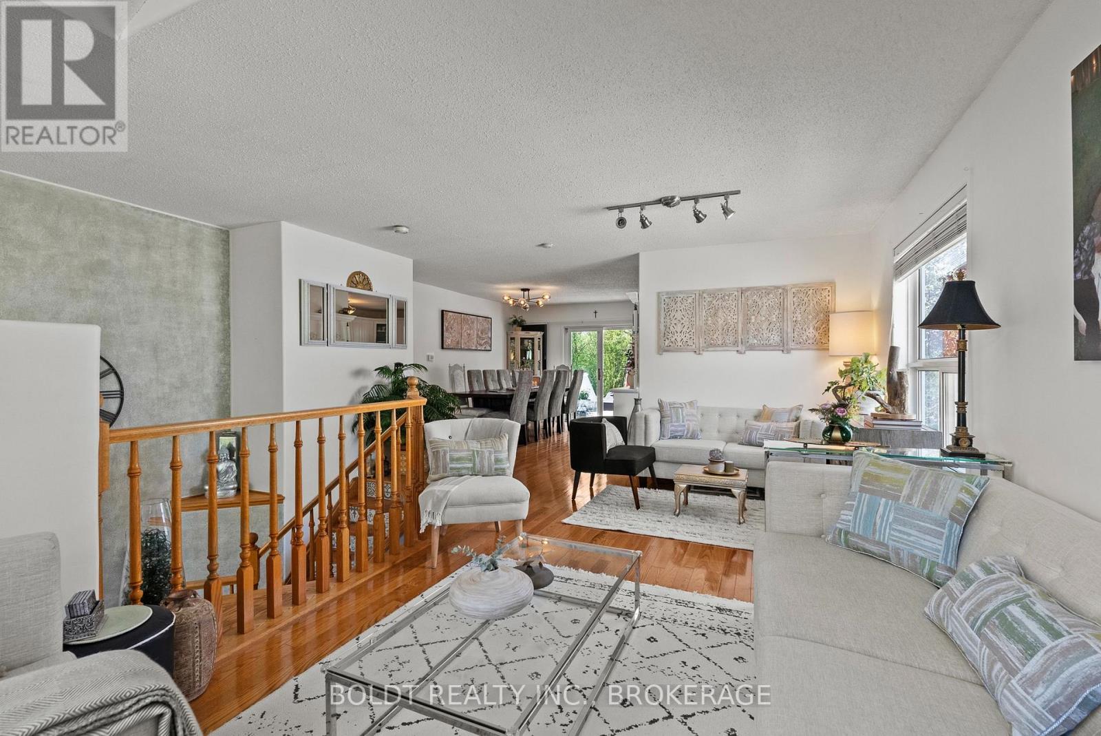 4333 Southerland Court, Niagara Falls, Ontario  L2G 7W4 - Photo 9 - X13613920