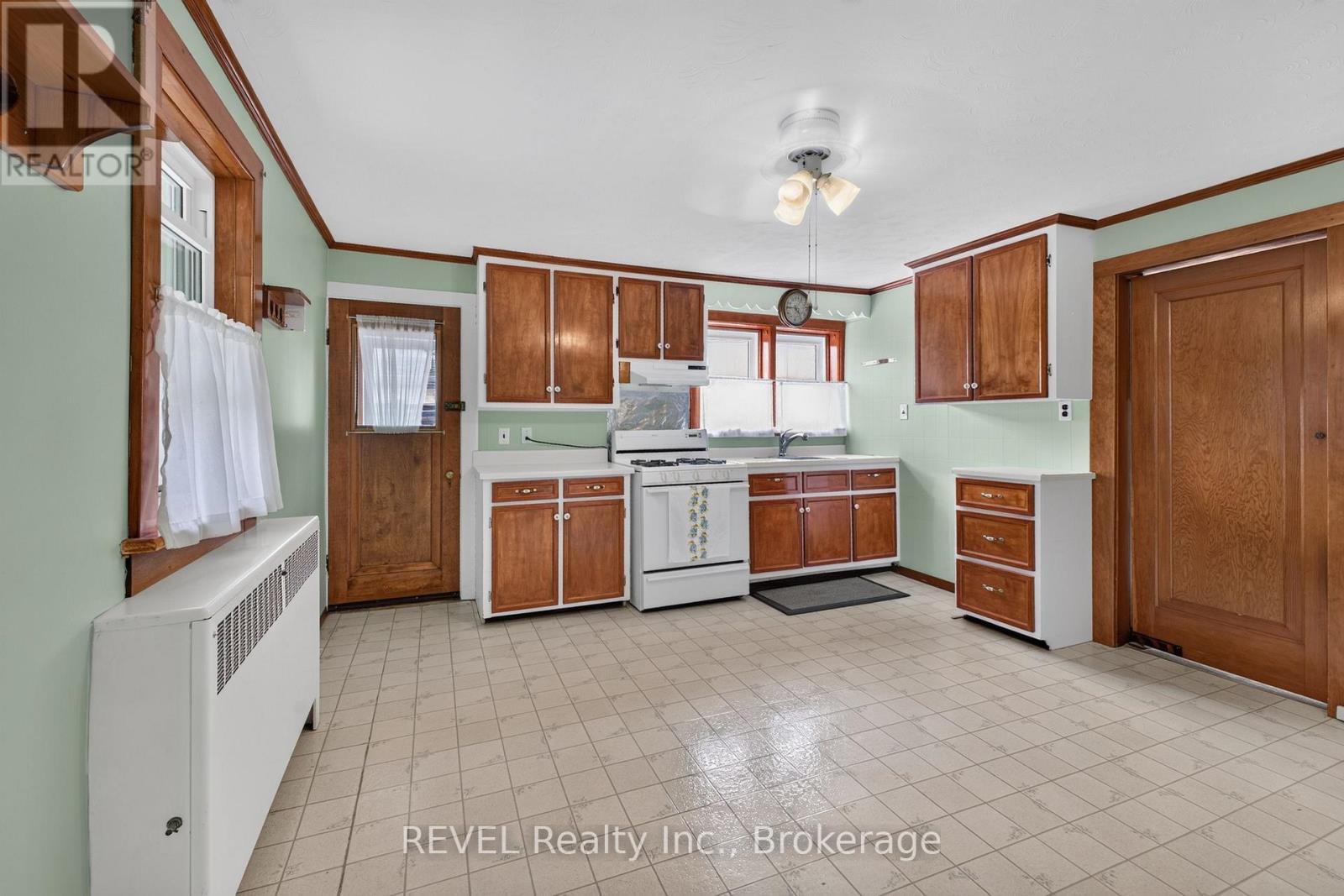 350 Phipps Street, Fort Erie, Ontario  L2A 2V8 - Photo 10 - X13613972