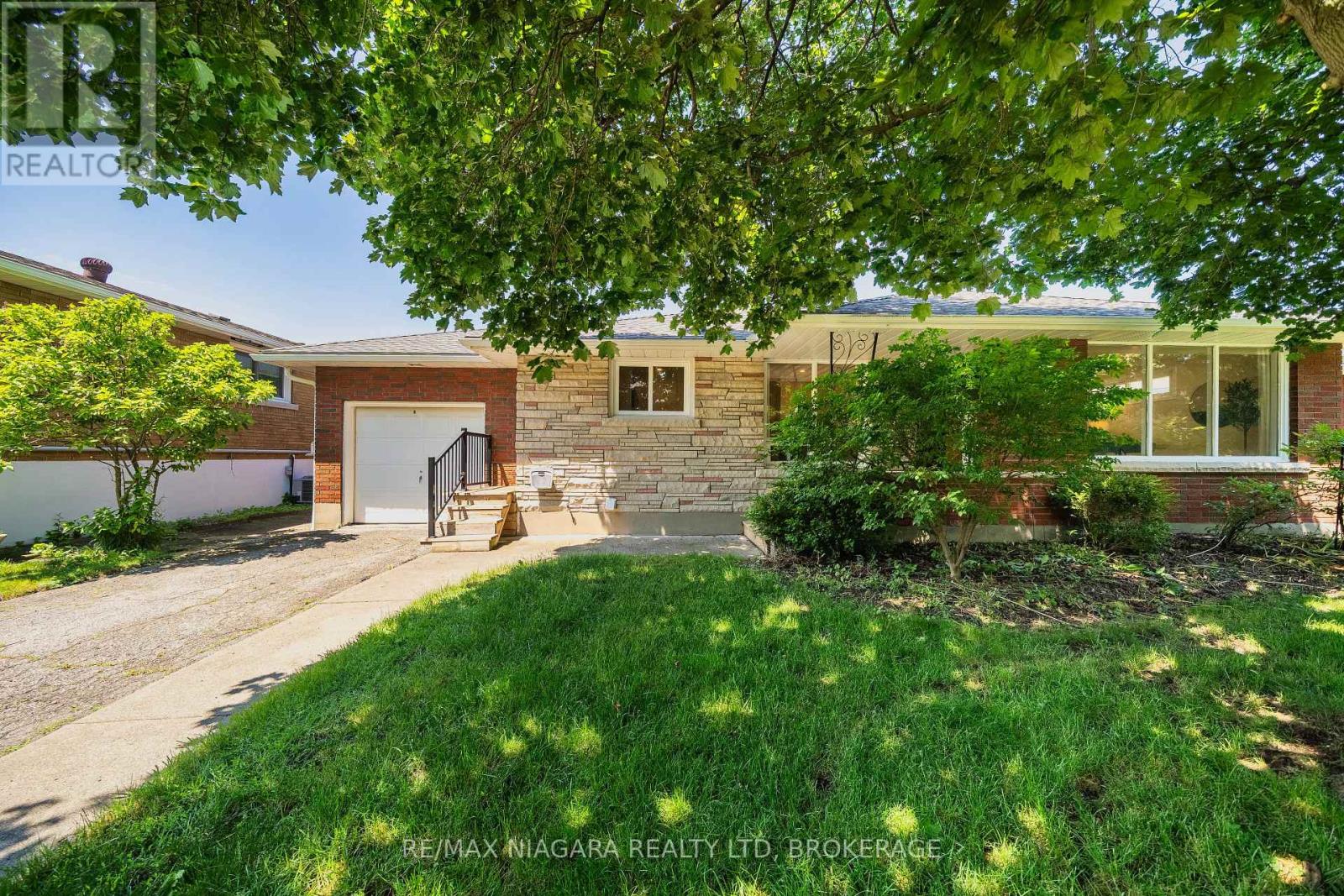 15 Springbank Drive, St. Catharines, Ontario  L2S 2K1 - Photo 3 - X13614000