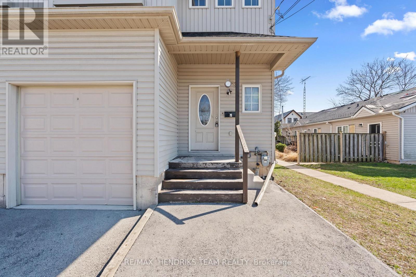 2 Townline Road E, Thorold, Ontario  L2V 2C3 - Photo 4 - X13614098