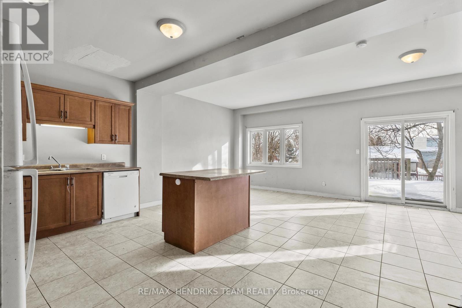 2 Townline Road E, Thorold, Ontario  L2V 2C3 - Photo 7 - X13614098