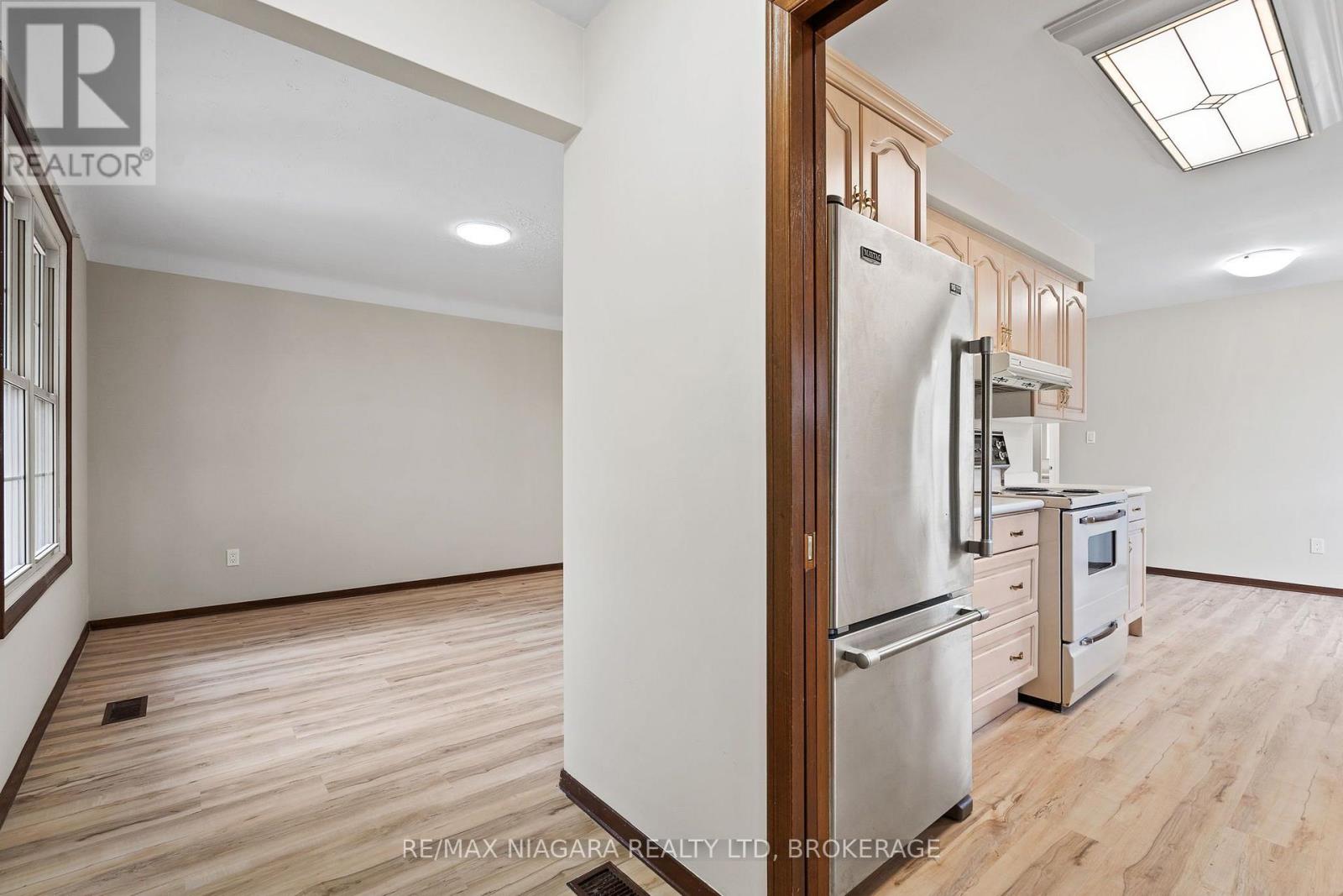 476 Scott Street, St. Catharines, Ontario  L2M 3X2 - Photo 5 - X13614452