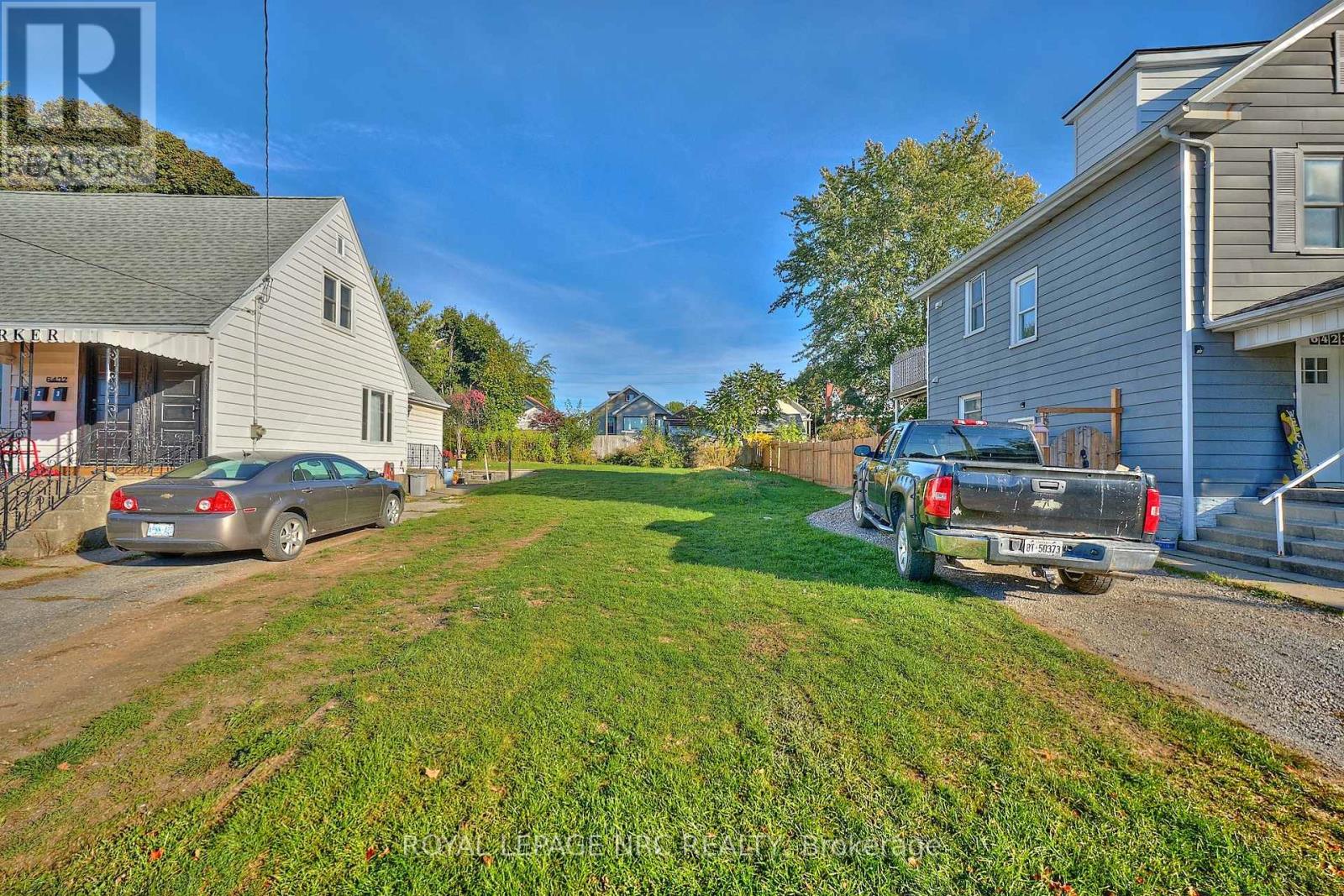 6437 Barker Street, Niagara Falls, Ontario  L2G 1Y6 - Photo 2 - X13614634