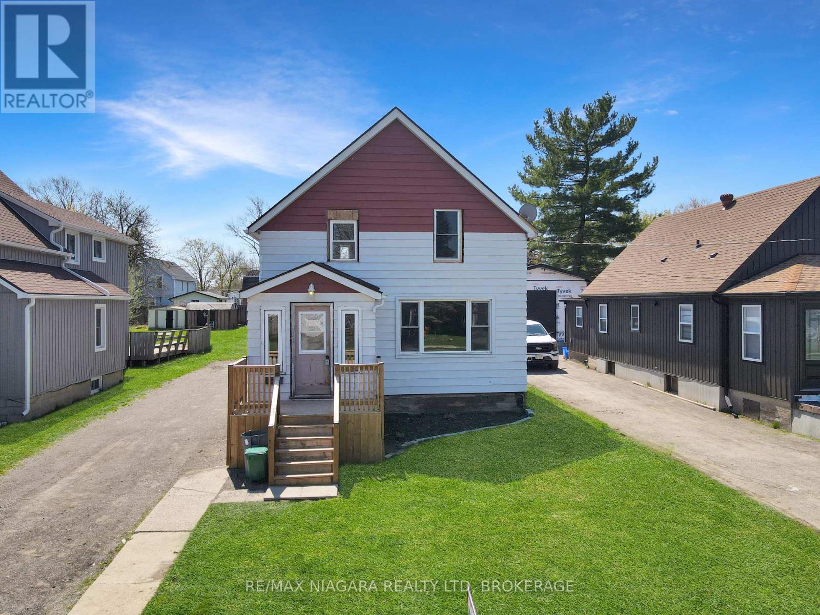 351 Brock Street, Fort Erie, Ontario  L2A 2X4 - Photo 2 - X13616046