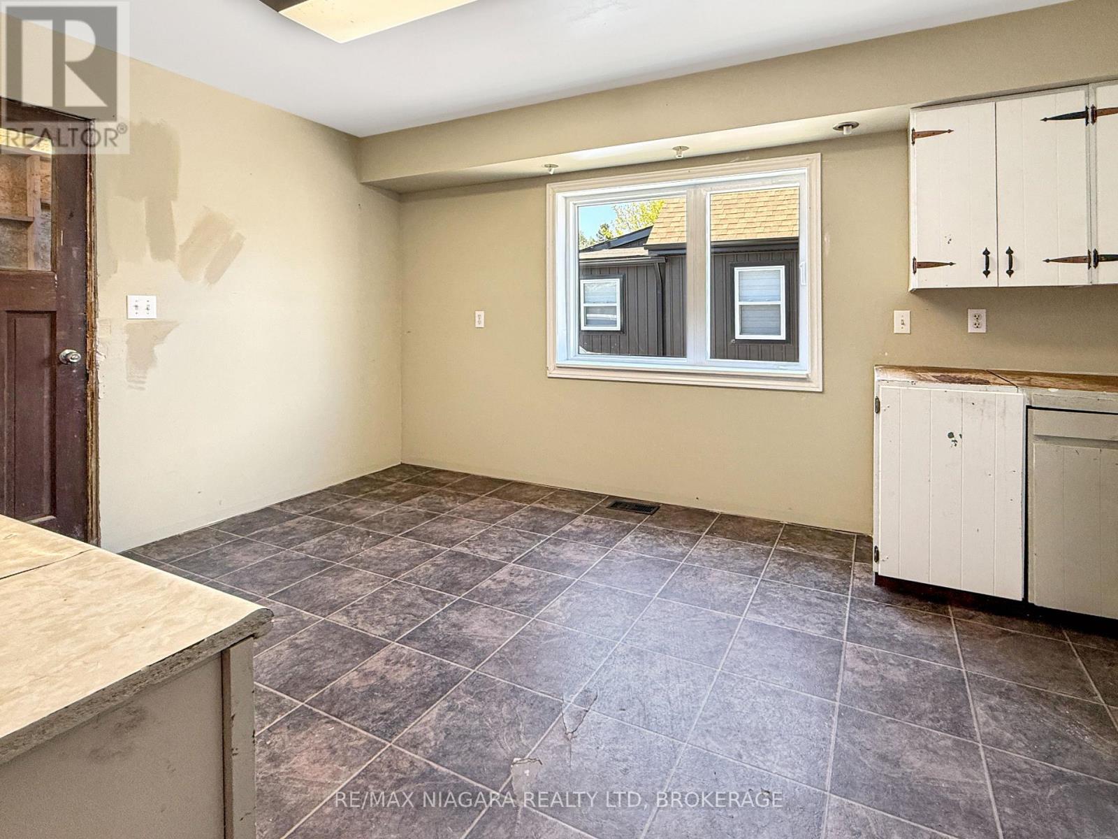 351 Brock Street, Fort Erie, Ontario  L2A 2X4 - Photo 9 - X13616046
