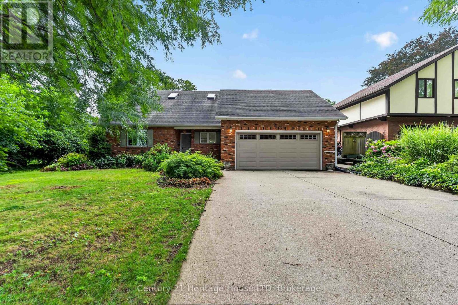 6254 GORE STREET, Niagara Falls, Ontario