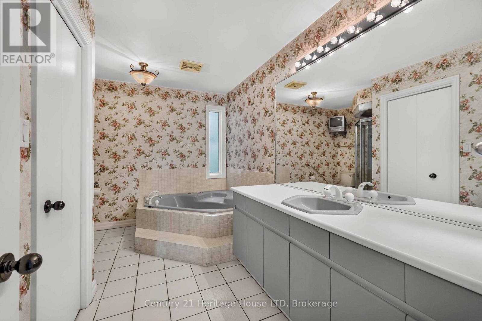 6254 Gore Street, Niagara Falls, Ontario  L2J 4G5 - Photo 11 - X13616682