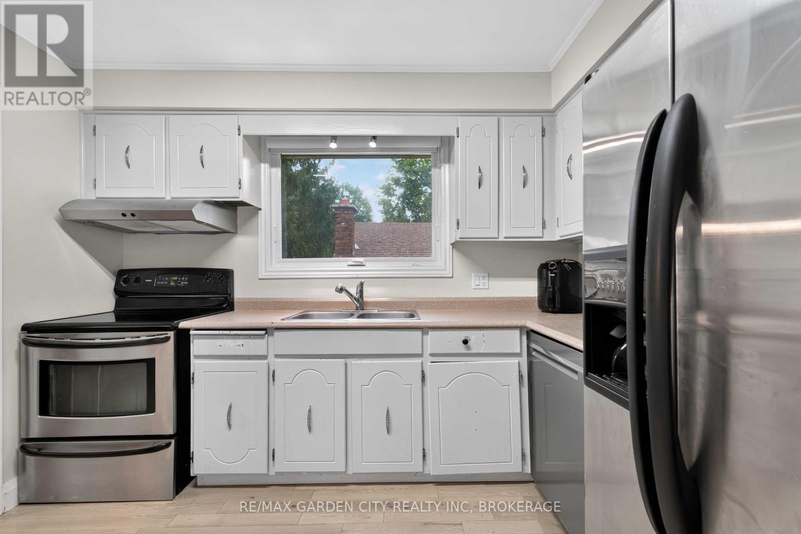 3 Fallingbrook Drive, Pelham, Ontario  L0S 1E0 - Photo 11 - X13617092