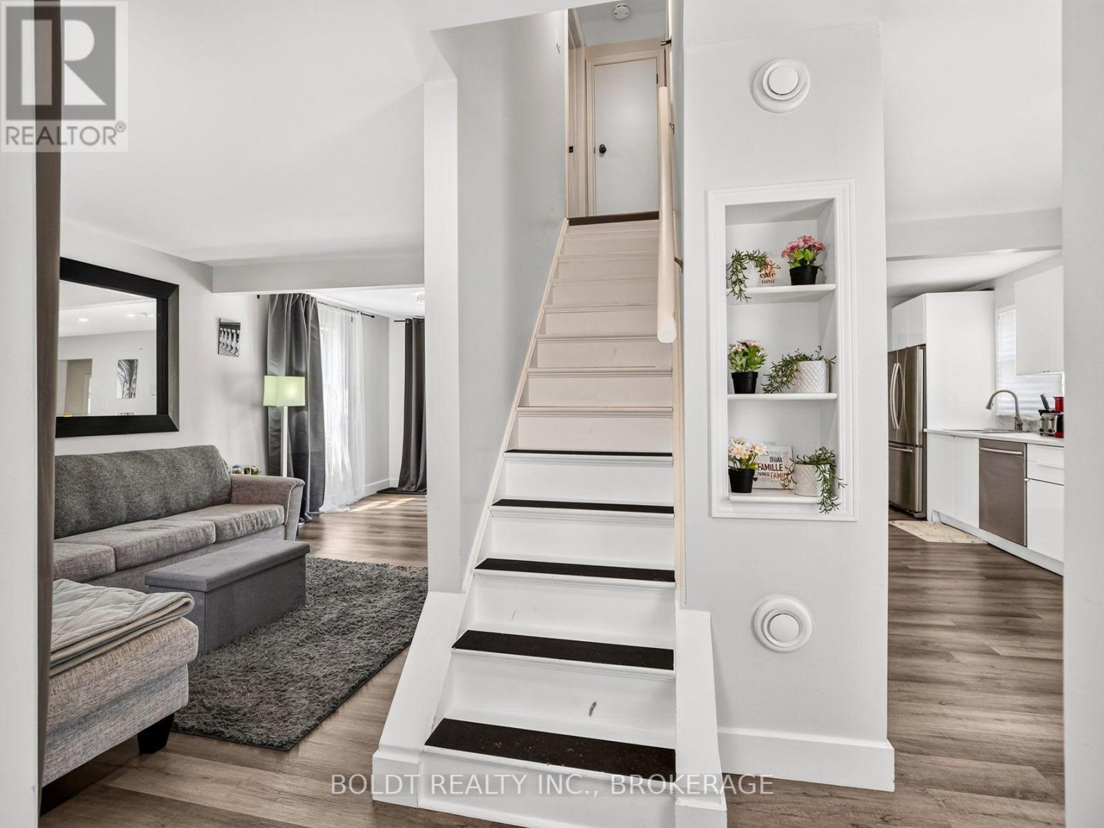 642 Penner Road, Niagara-On-The-Lake, Ontario  L0S 1J0 - Photo 4 - X13617348