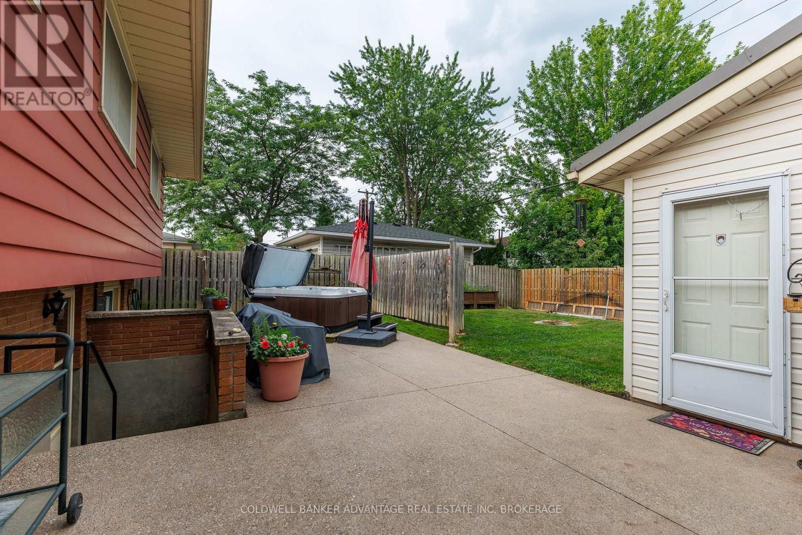 74 Pinehurst Drive, Welland, Ontario  L3C 3J1 - Photo 4 - X13617740