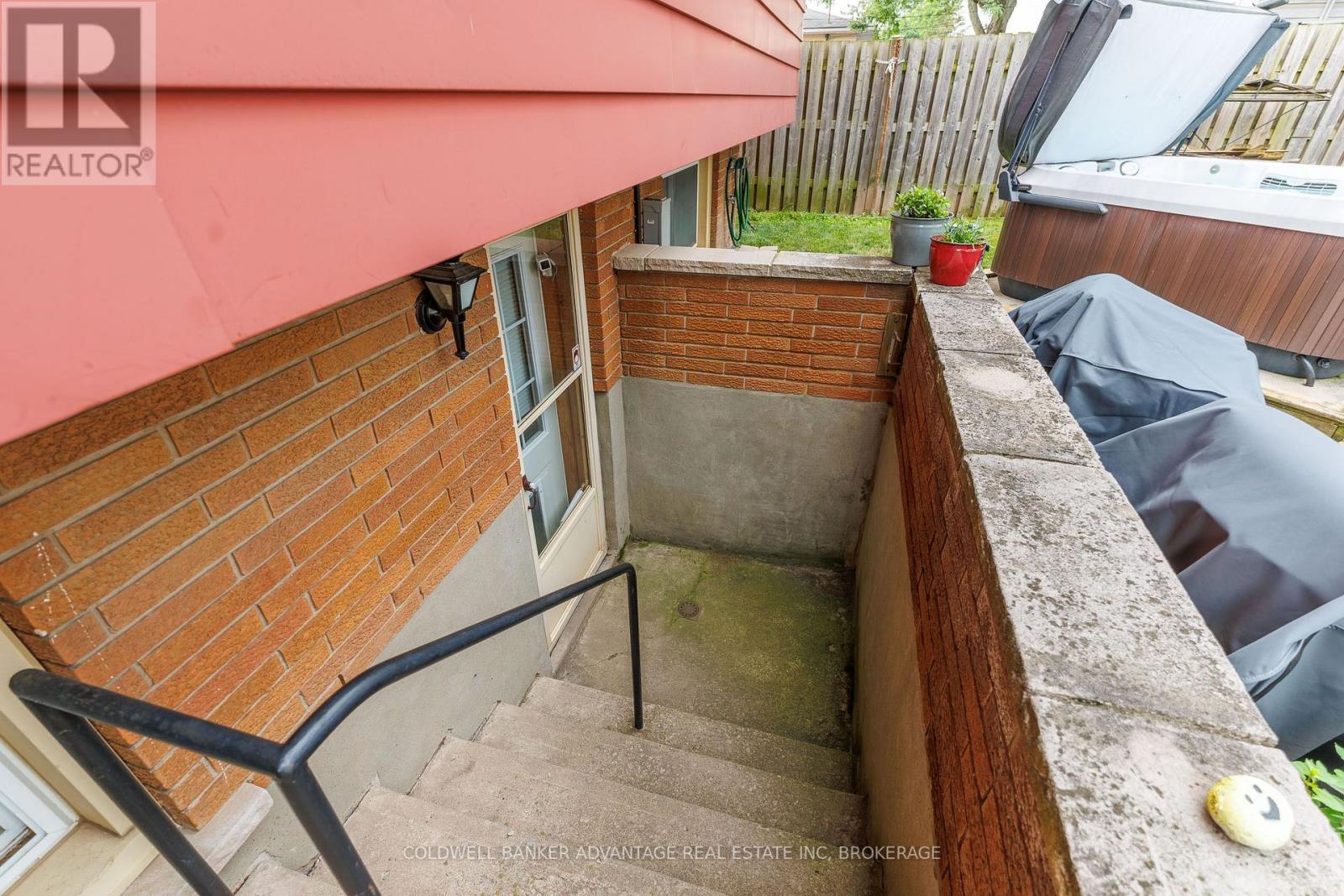 74 Pinehurst Drive, Welland, Ontario  L3C 3J1 - Photo 5 - X13617740