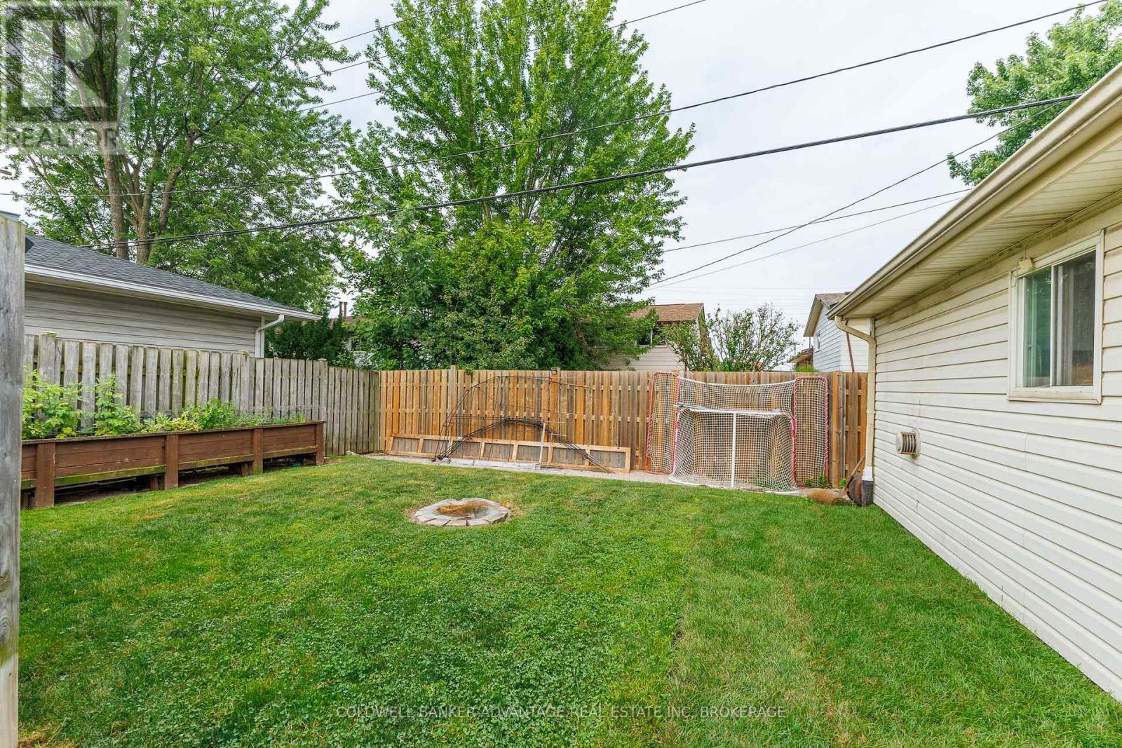 74 Pinehurst Drive, Welland, Ontario  L3C 3J1 - Photo 8 - X13617740