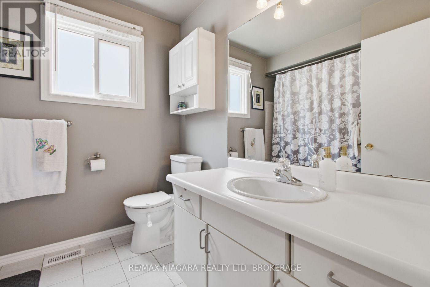 36 Hemlock Street, St. Catharines, Ontario  L2T 4B7 - Photo 10 - X13618198