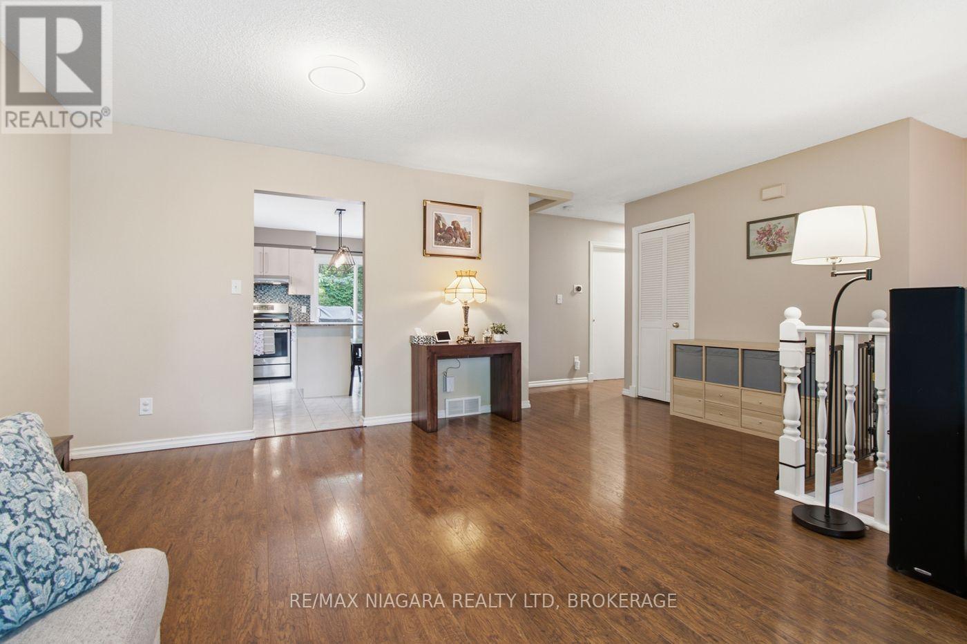36 Hemlock Street, St. Catharines, Ontario  L2T 4B7 - Photo 7 - X13618198