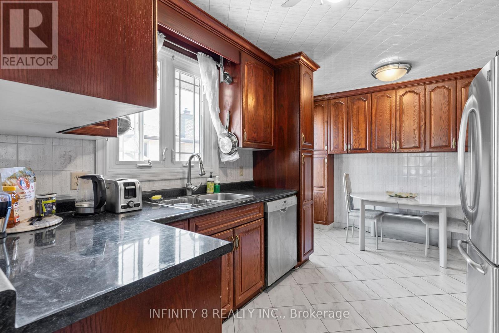 6918 Casey Street, Niagara Falls, Ontario  L2J 3G1 - Photo 6 - X13618478