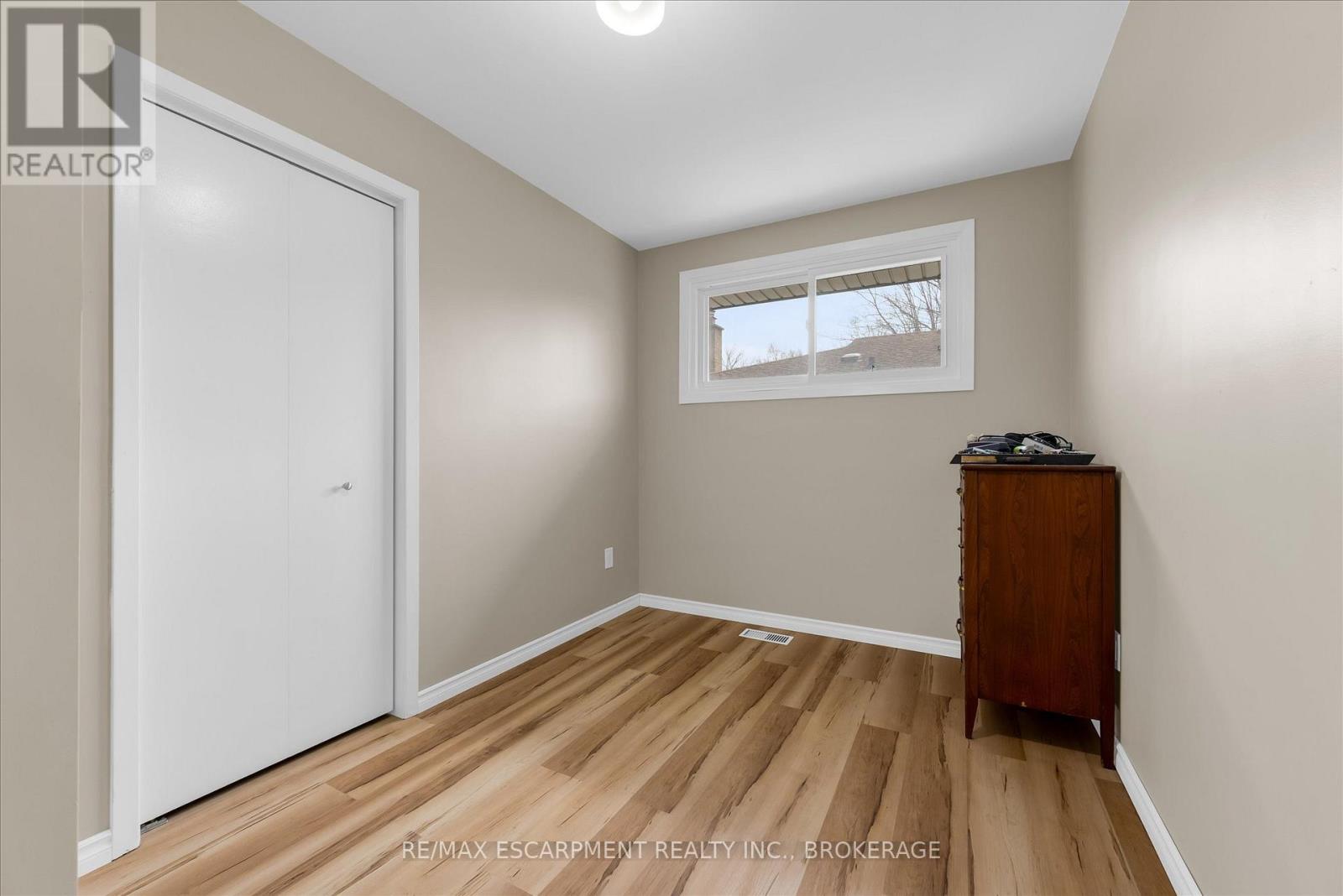 7506 Jubilee Drive, Niagara Falls, Ontario  L2G 7J5 - Photo 18 - X13618562