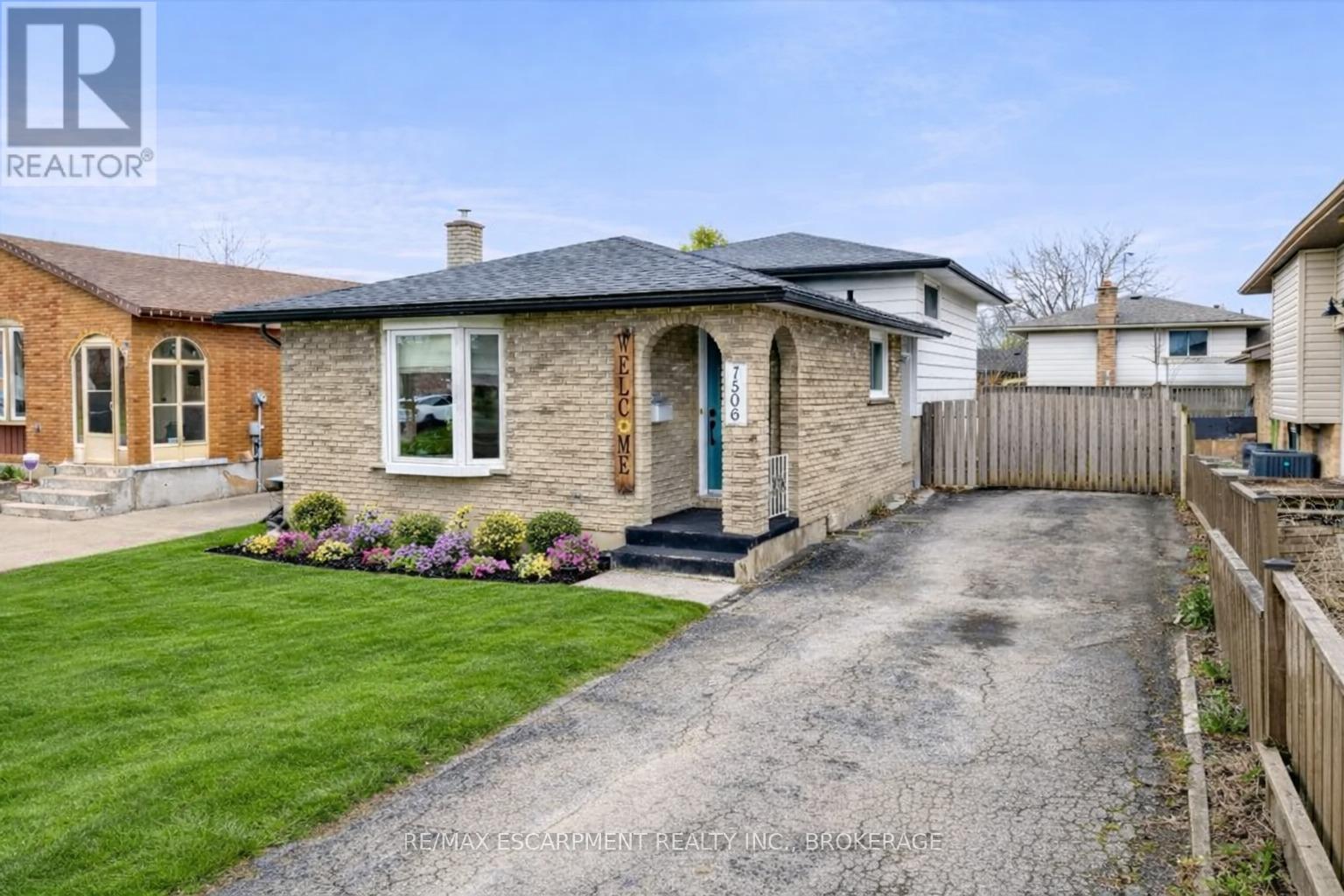 7506 Jubilee Drive, Niagara Falls, Ontario  L2G 7J5 - Photo 2 - X13618562