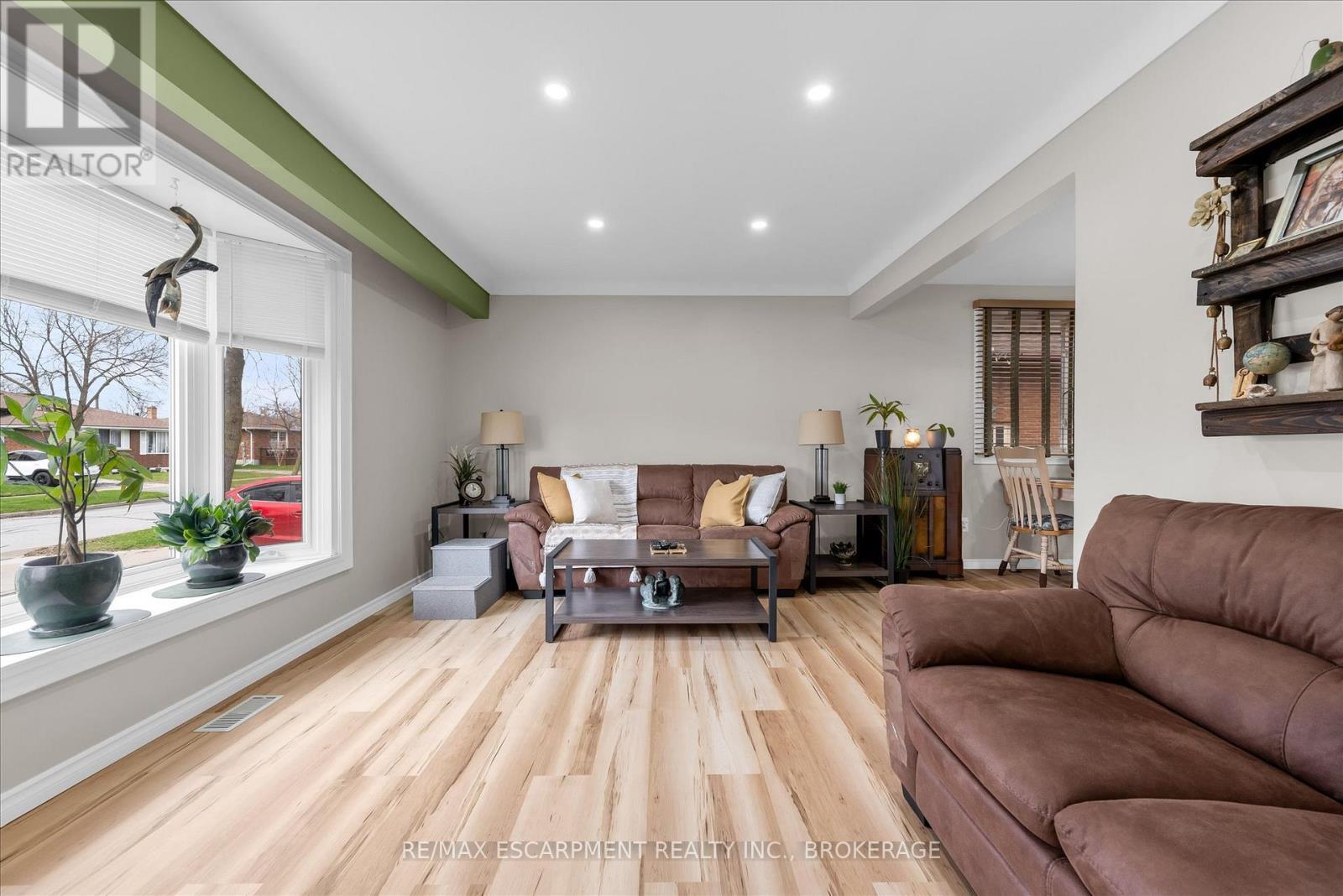 7506 Jubilee Drive, Niagara Falls, Ontario  L2G 7J5 - Photo 3 - X13618562