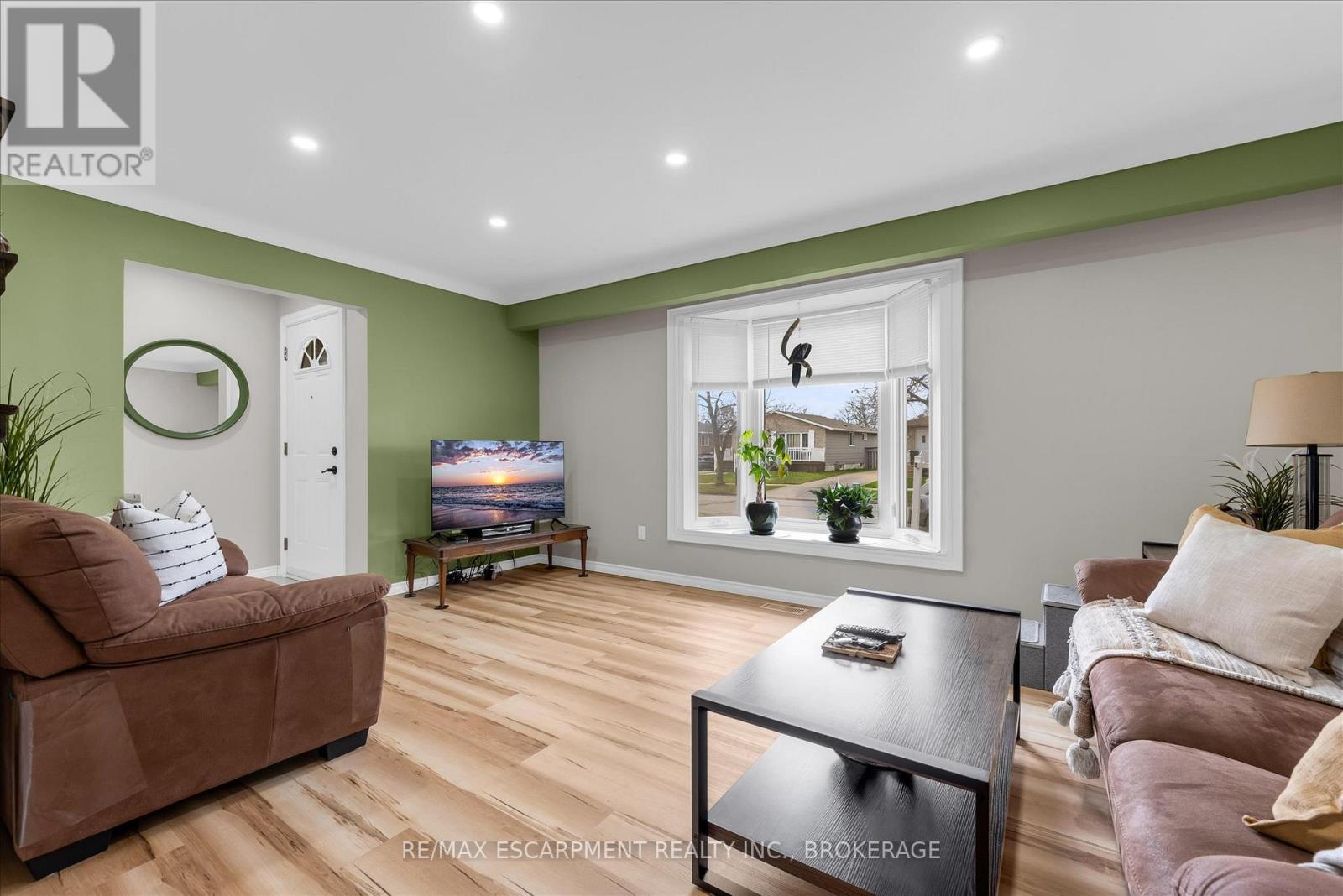 7506 Jubilee Drive, Niagara Falls, Ontario  L2G 7J5 - Photo 4 - X13618562