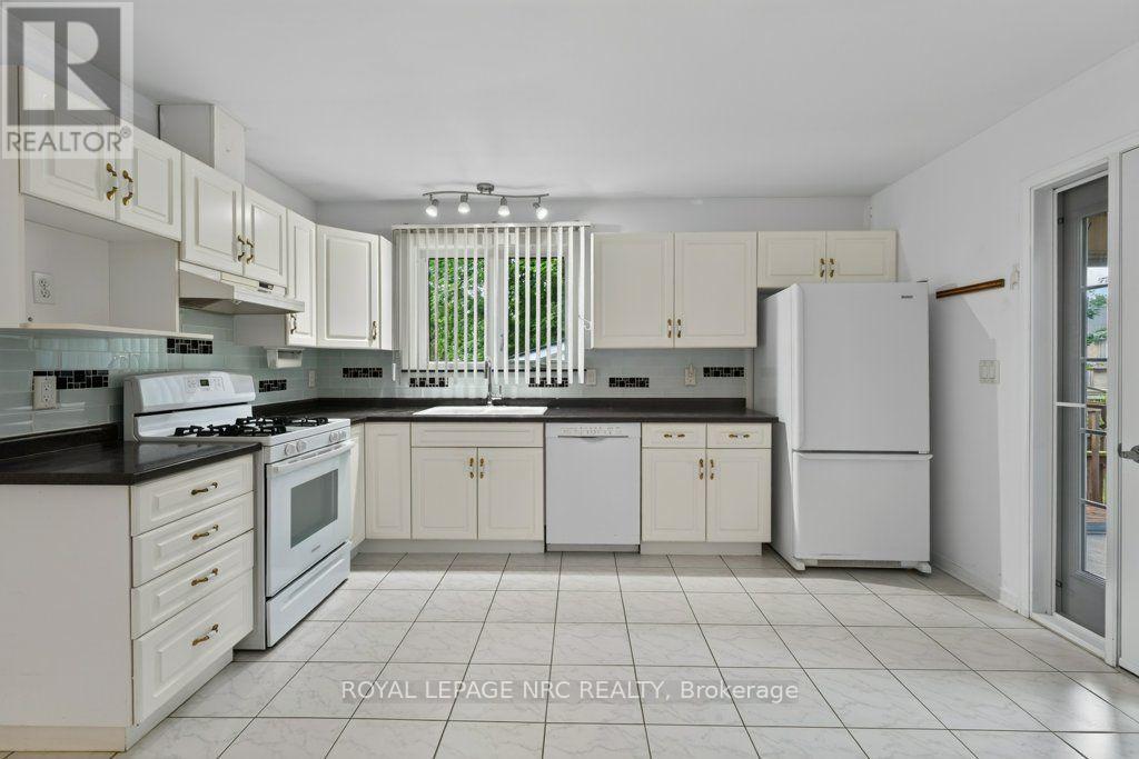 49 Balsam Street, Welland, Ontario  L3C 7H2 - Photo 10 - X13618812
