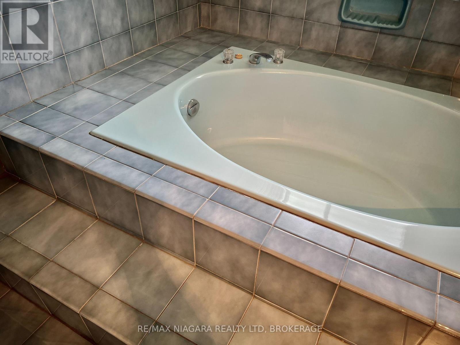 4628 Baldwin Avenue, Niagara Falls, Ontario  L2H 1N8 - Photo 38 - X13619172