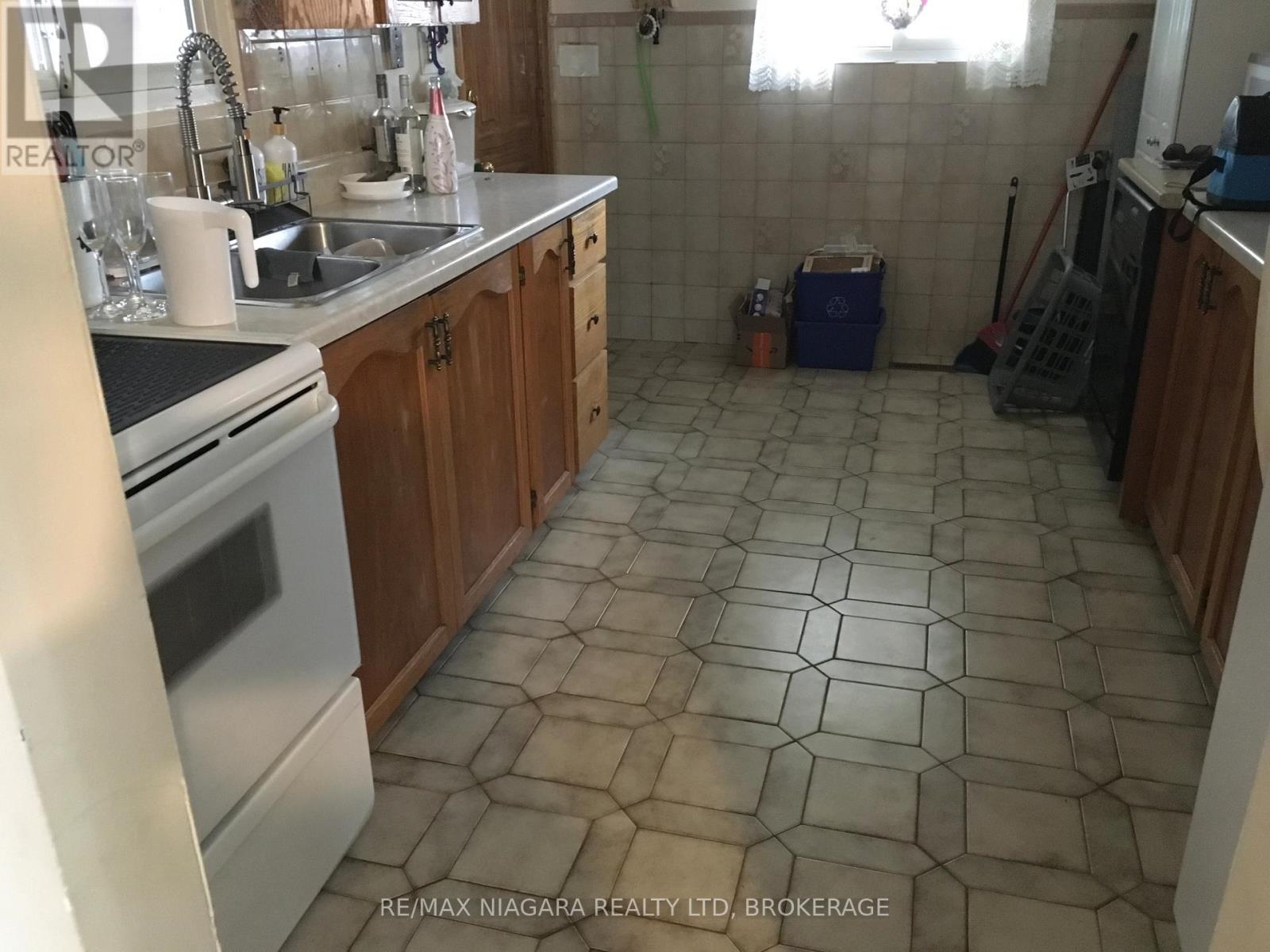 4577 Drummond Road, Niagara Falls, Ontario  L2E 6C8 - Photo 23 - X13619196