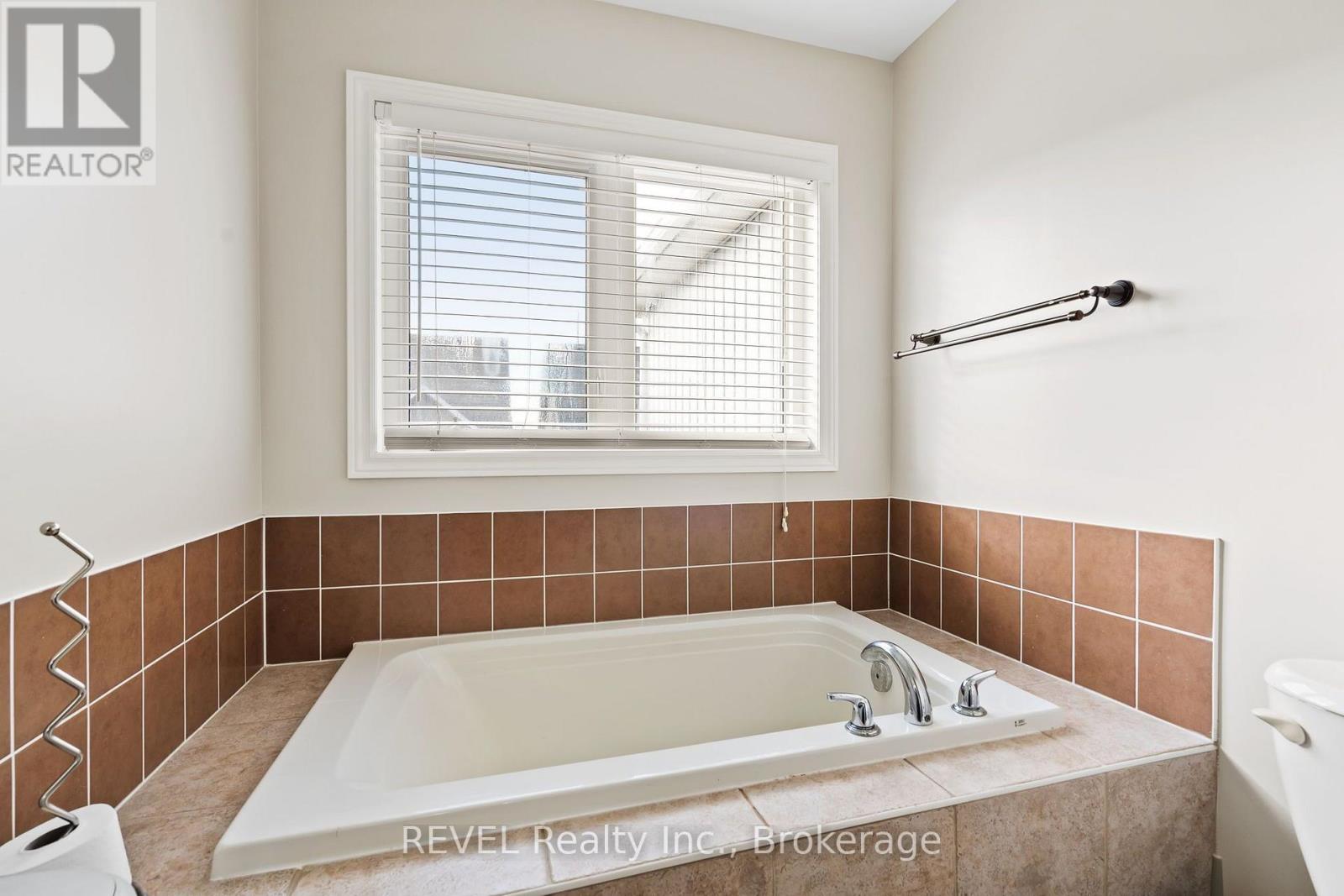 25 Colonel Lyall Street, St. Catharines, Ontario  L2P 0B3 - Photo 16 - X13619642