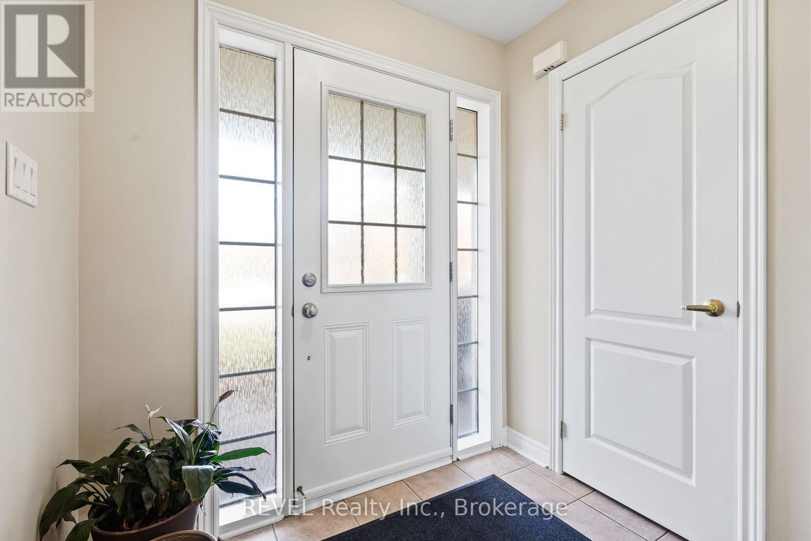 25 Colonel Lyall Street, St. Catharines, Ontario  L2P 0B3 - Photo 4 - X13619642