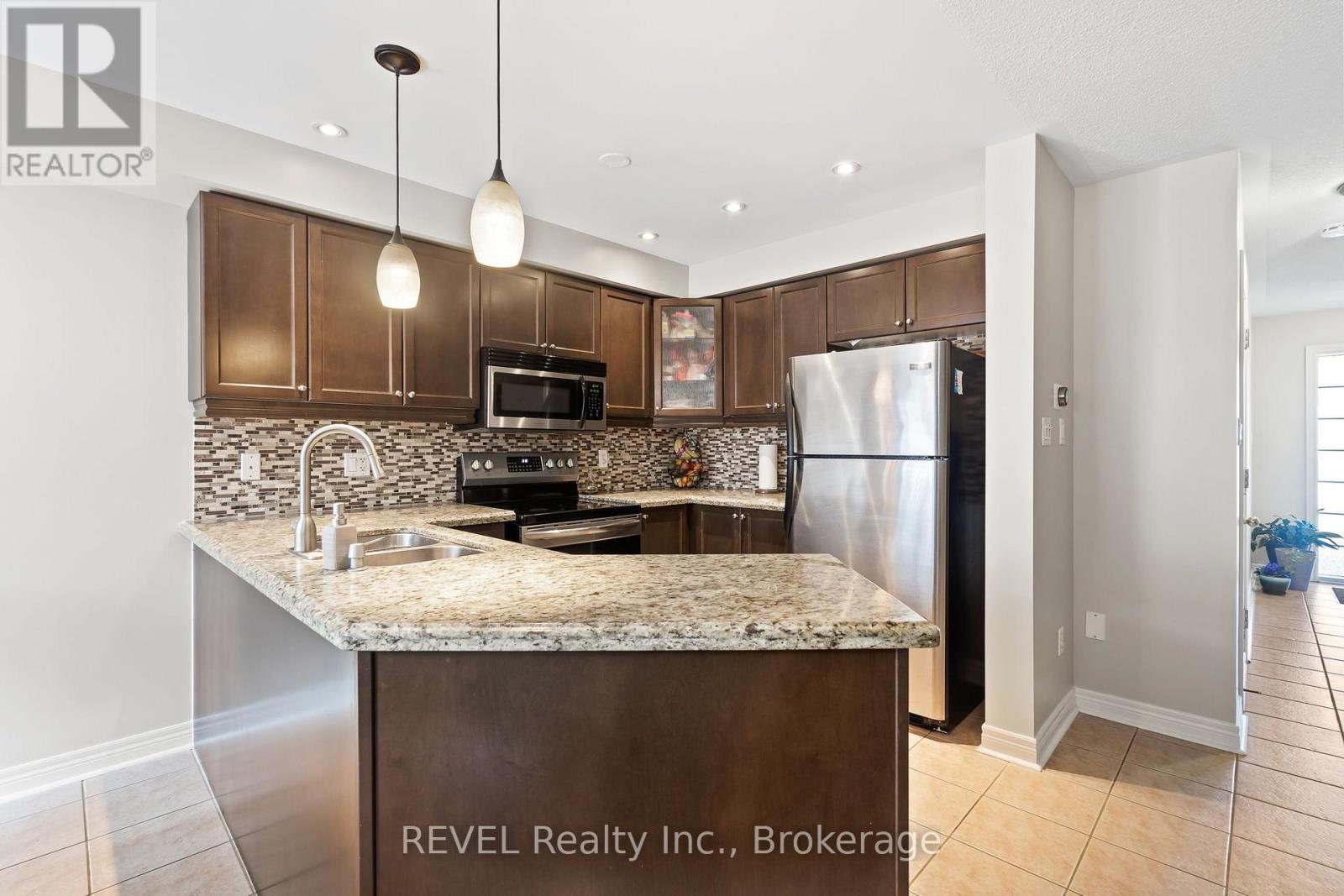 25 Colonel Lyall Street, St. Catharines, Ontario  L2P 0B3 - Photo 6 - X13619642
