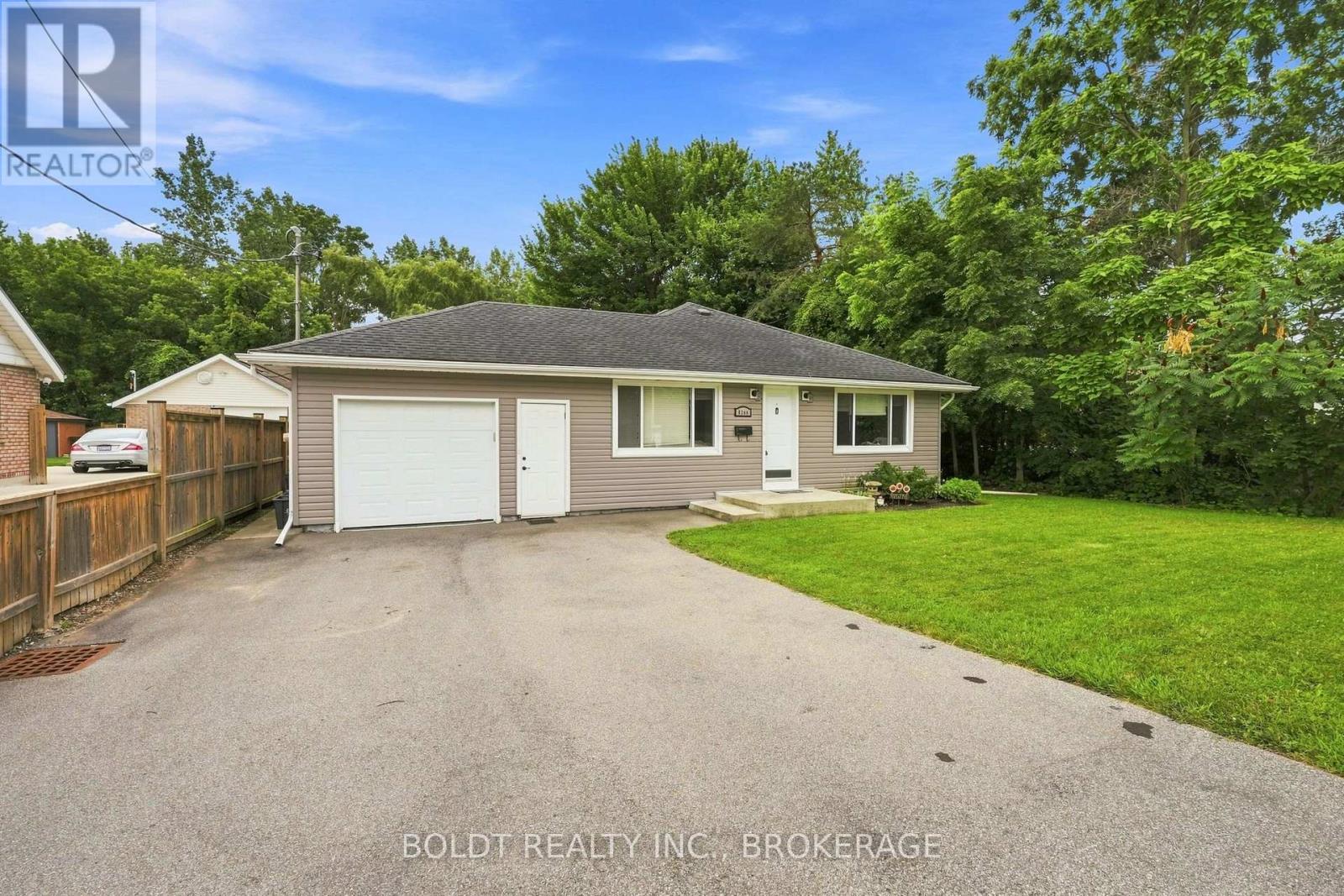 8166 Thorold Stone (Main) Road, Niagara Falls, Ontario  L2H 1A6 - Photo 2 - X13620298