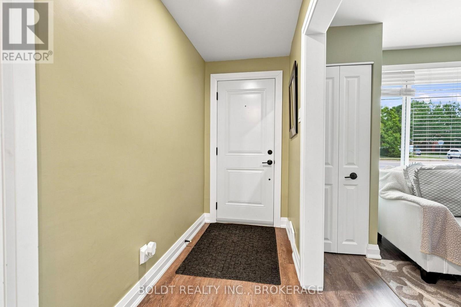 8166 Thorold Stone (Main) Road, Niagara Falls, Ontario  L2H 1A6 - Photo 3 - X13620298