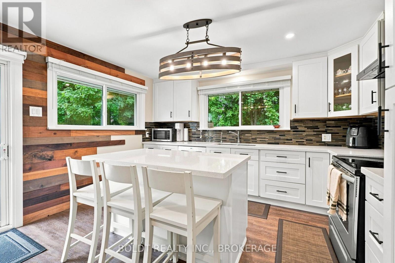 8166 Thorold Stone (Main) Road, Niagara Falls, Ontario  L2H 1A6 - Photo 6 - X13620298