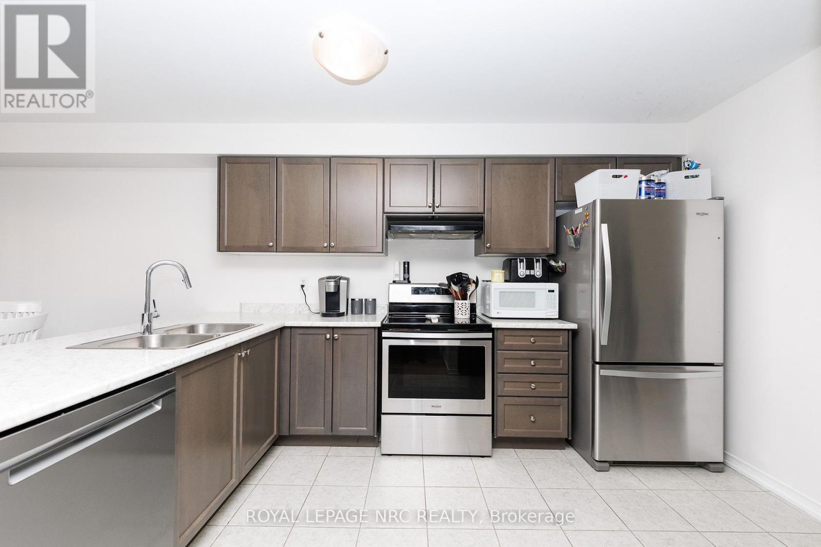 7794 White Pine Crescent, Niagara Falls, Ontario  L2H 3R4 - Photo 6 - X13620648