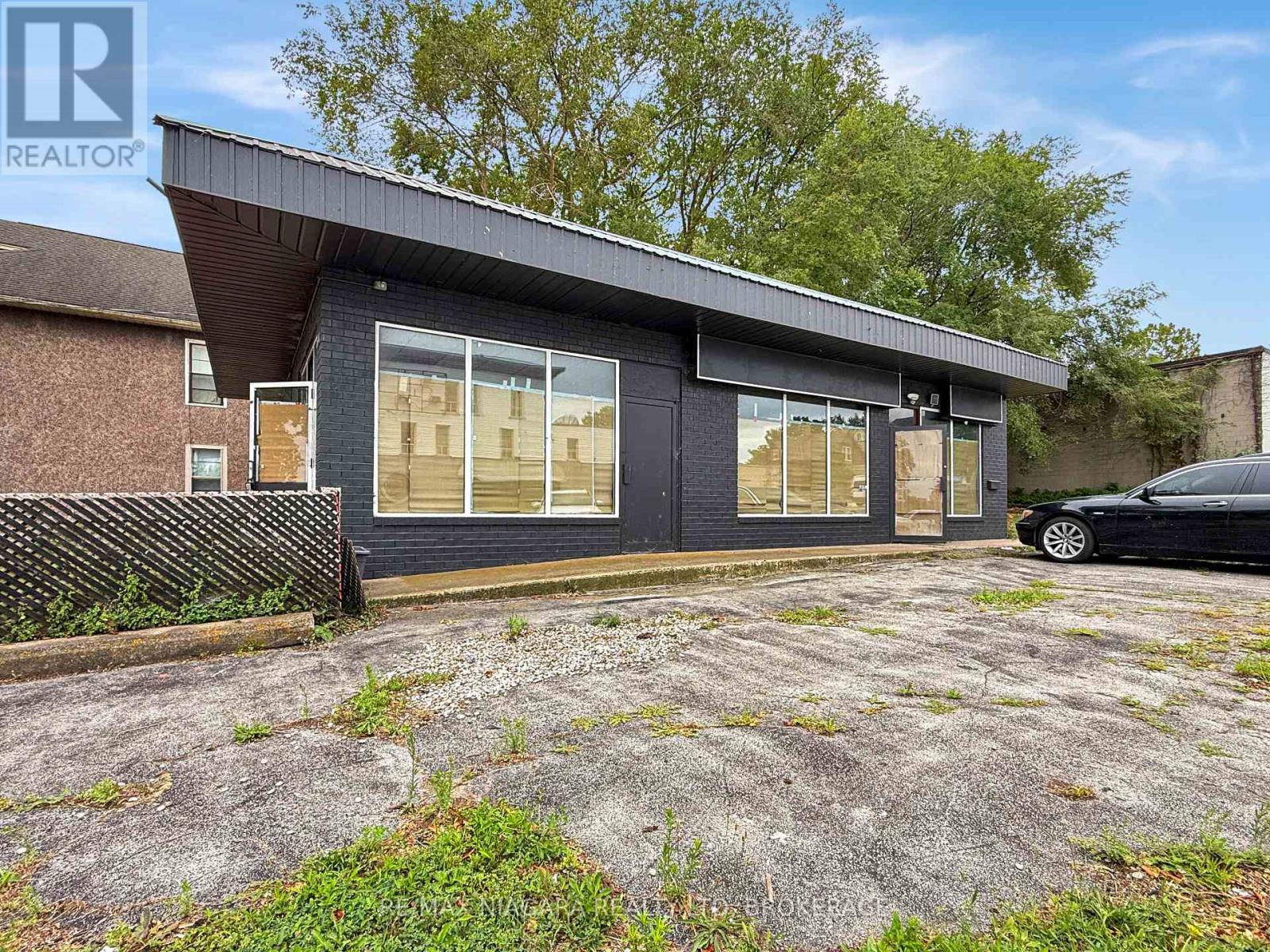 607 Niagara Boulevard, Fort Erie, Ontario  L2A 3H5 - Photo 3 - X13620880